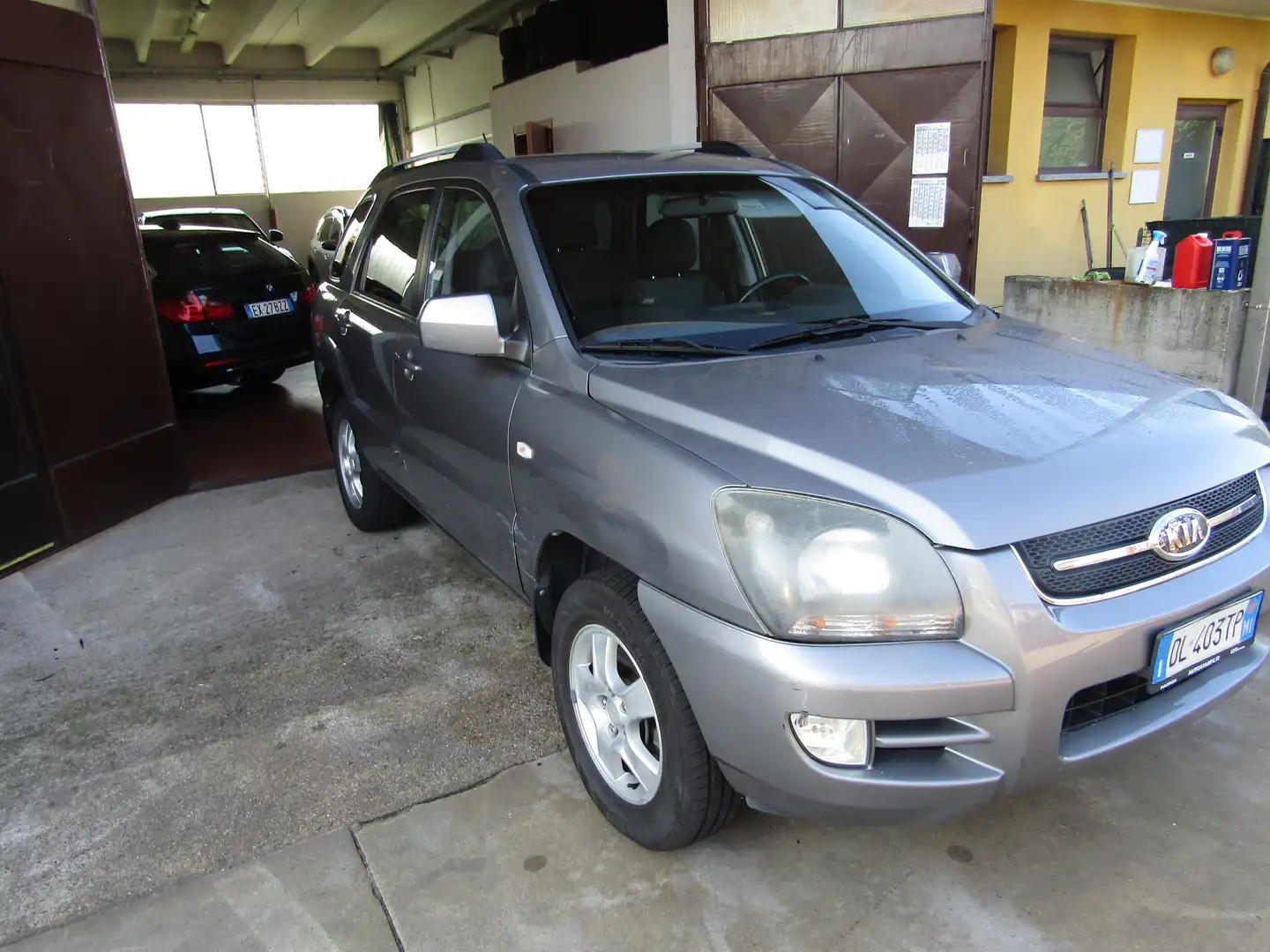Kia Sportage Grau - 2