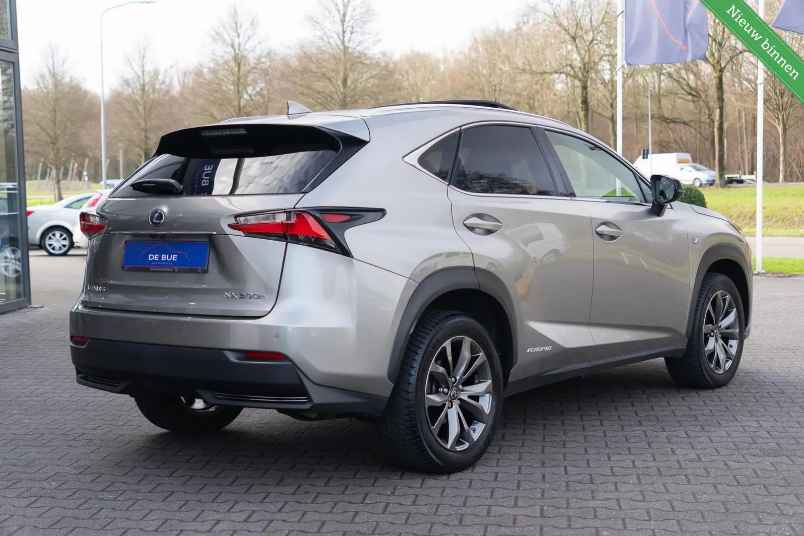 Lexus NX 300h AWD F Sport|197PK|Panoramadak|Leder|Head Up|ACC|IS Gris - 2