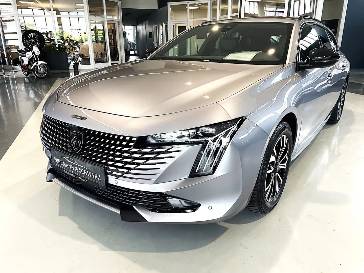 Peugeot 508 SW BlueHDi130 EAT8 Allure eh.NP 53T€ AHK+Rfkm Silber - 2