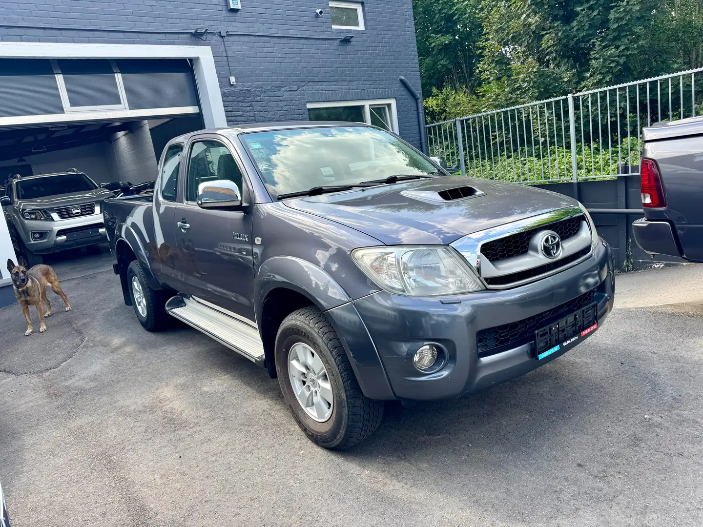 Toyota Hilux Extra cab 4X4 1 er proprietaire Belge 87000 km !! Gris - 1