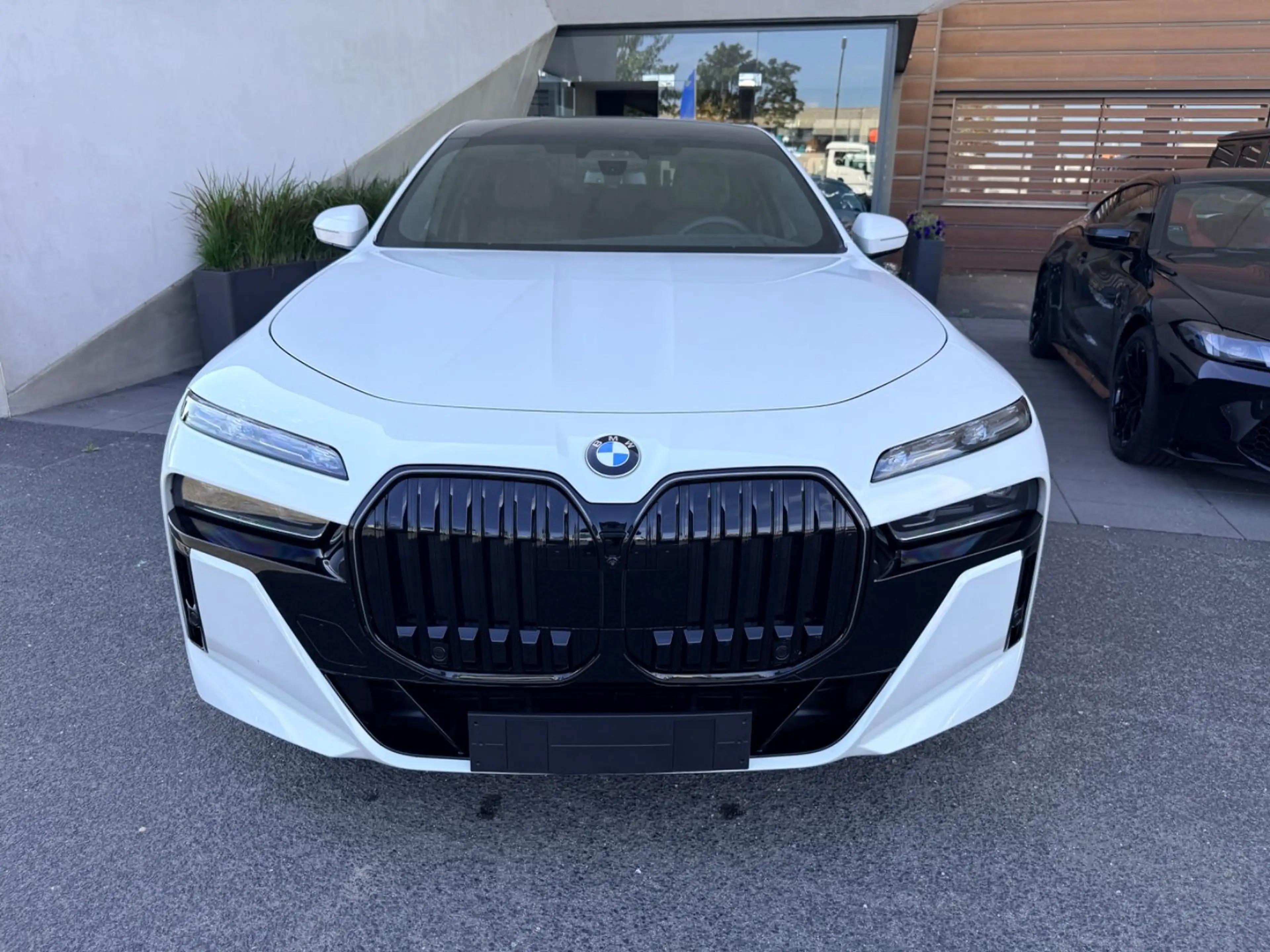 BMW 740 dx/MPaketPro/21"/B&W/Kristall/TV/PanoSky/E.Tü — photo 3