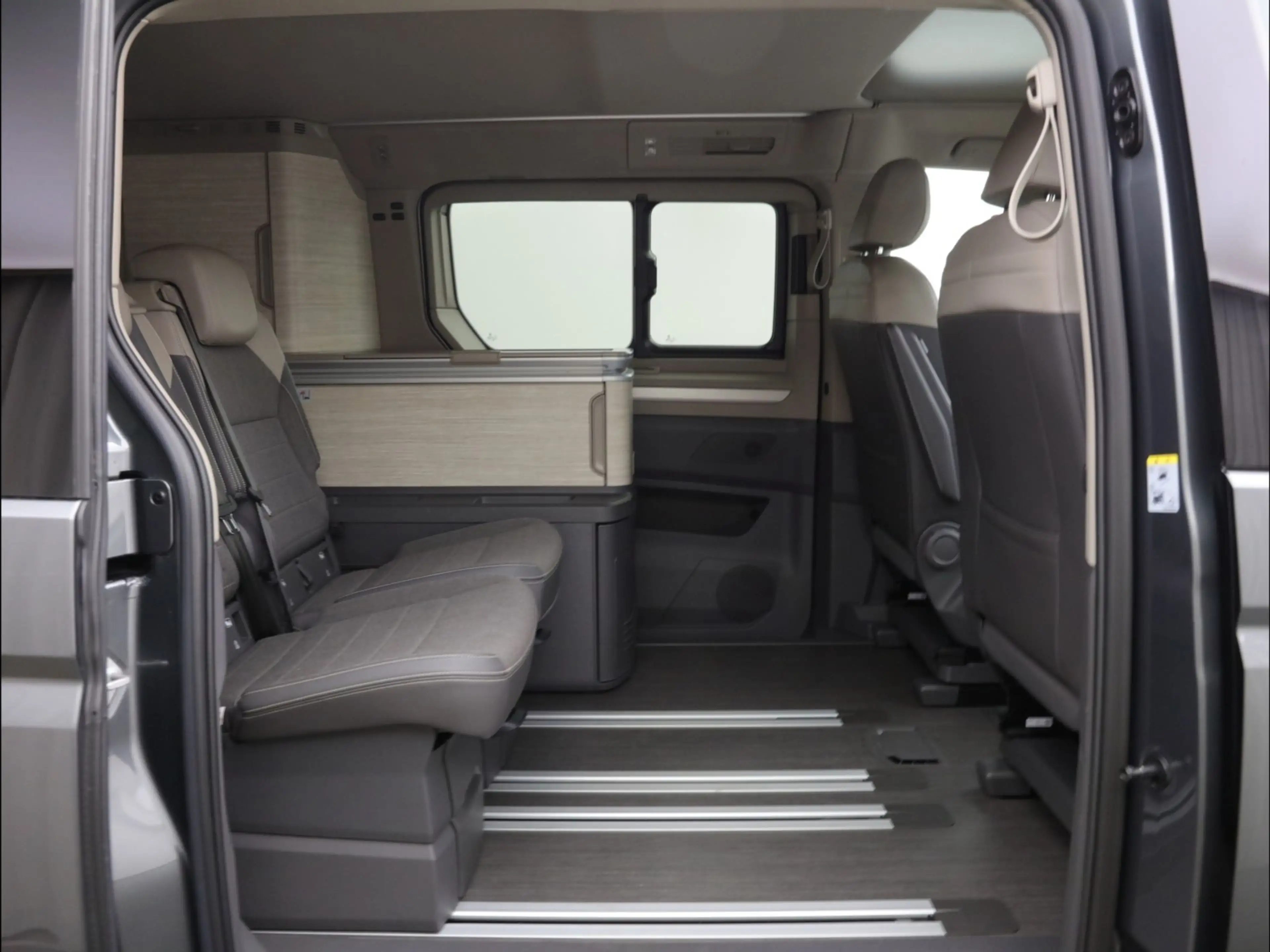 Volkswagen T7 California OCEAN EHYBRID 4MOTION 1.5 TSI DSG — photo 7