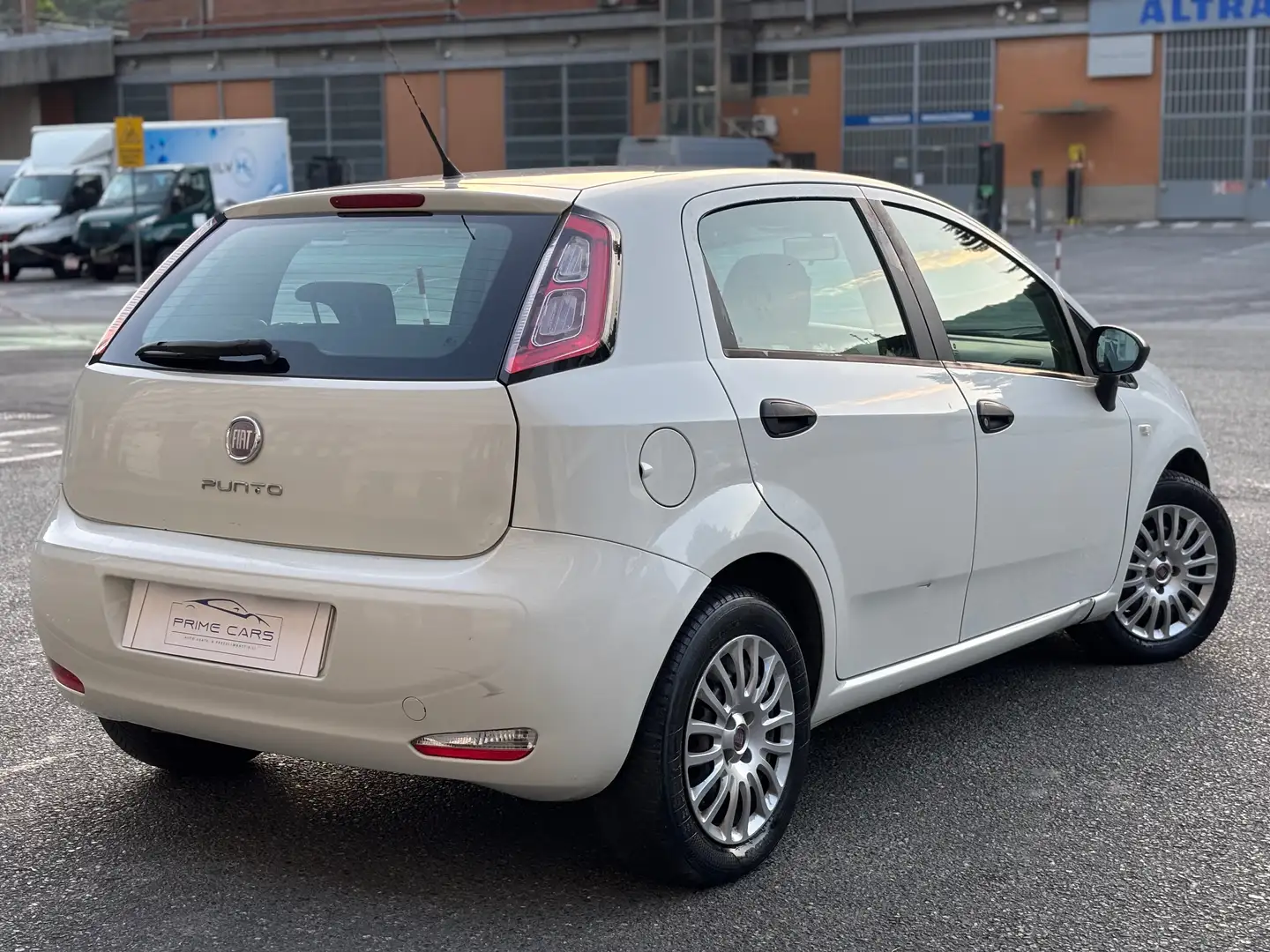 Fiat Punto GRANDE PUNTO 1.3 MULTIJET 75 CAVALLI NEOPATENTATI Blanc - 2