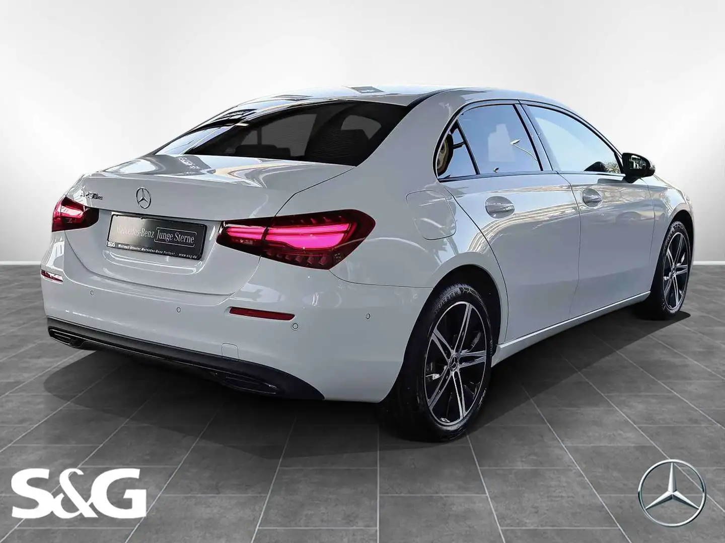 Mercedes-Benz A 250 e KAMERA+NIGHT PAKET+SPURHALTE+LED+18 ZOLL Weiß - 2