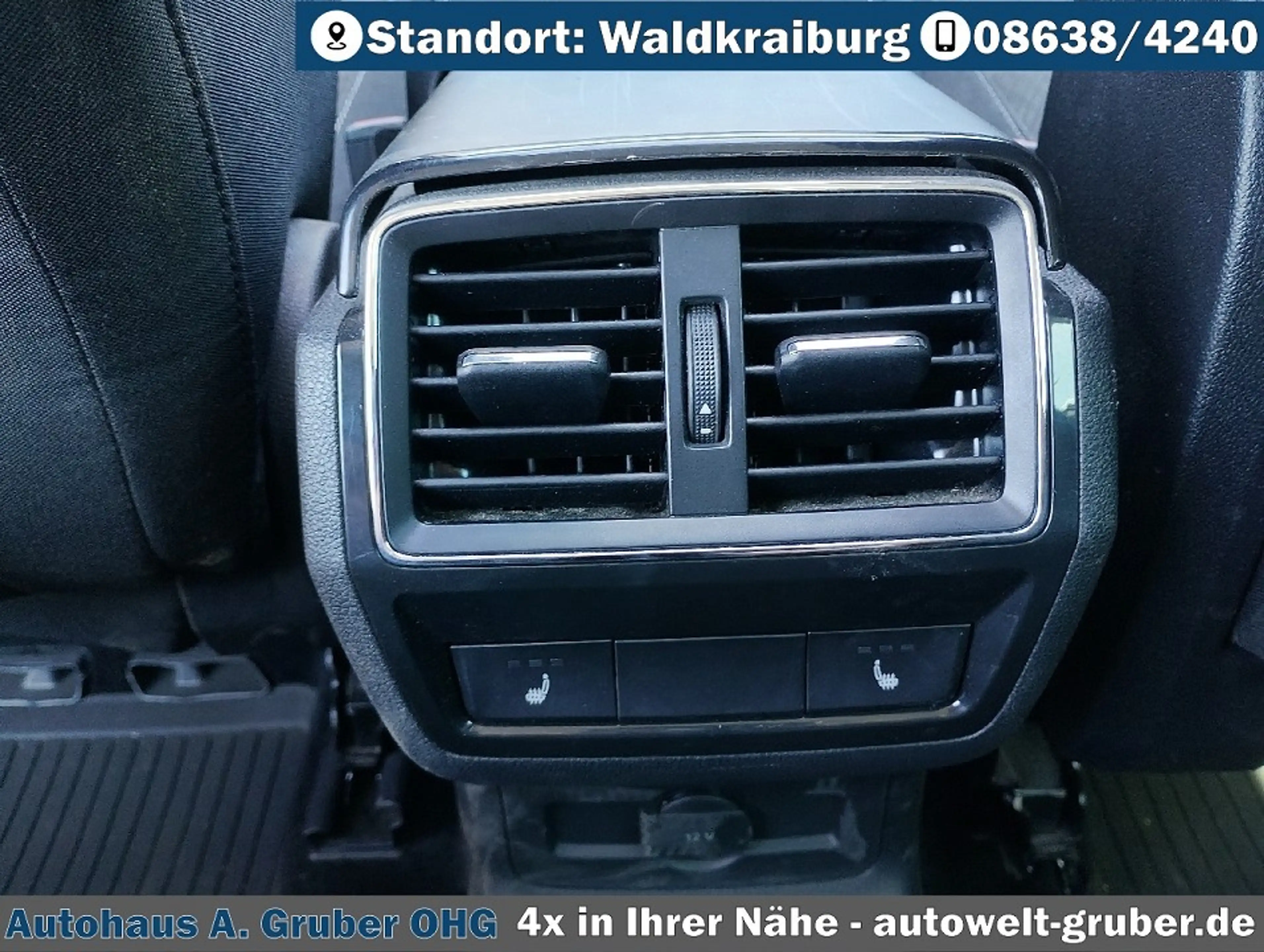 Skoda Karoq DSG+Kamera+Navi+LED+4Season+Stzhzg — photo 15