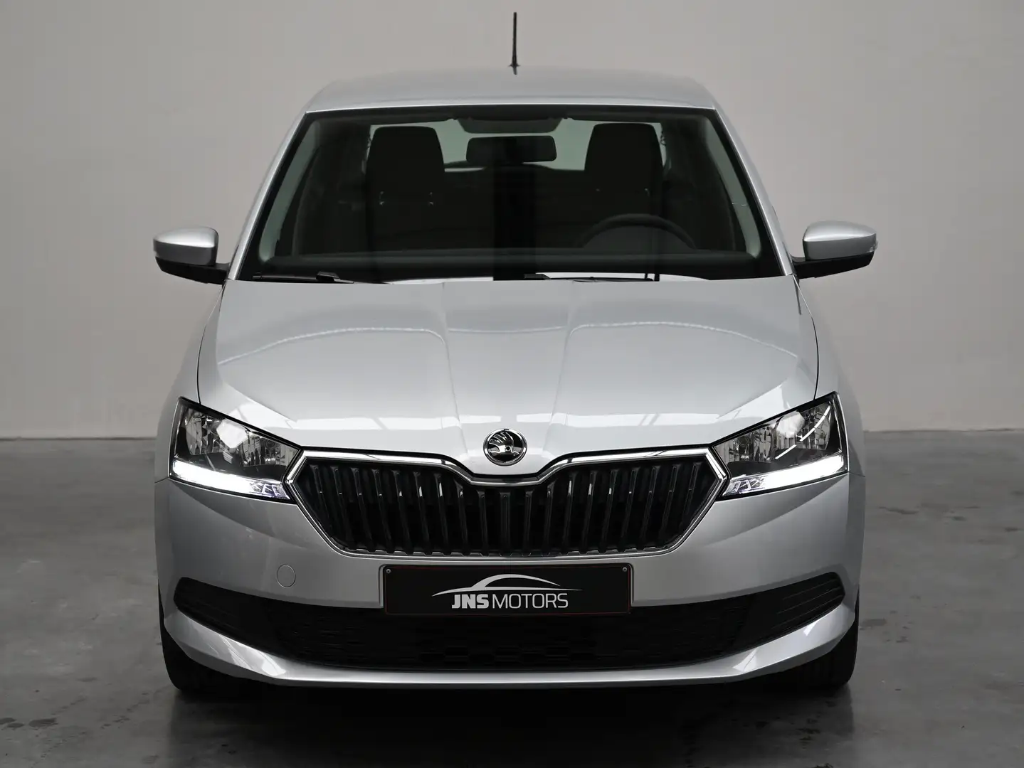 Skoda Fabia 1.0i Active Zilver - 2