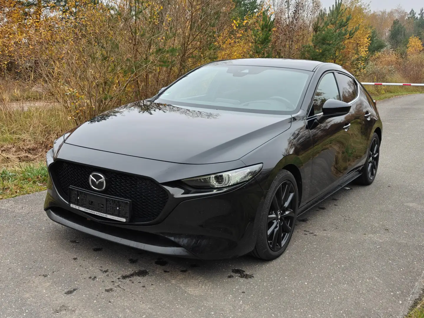 Mazda 3 3 SKYACTIV-X 2.0 M-Hybrid DRIVE SELECTION Schwarz - 1