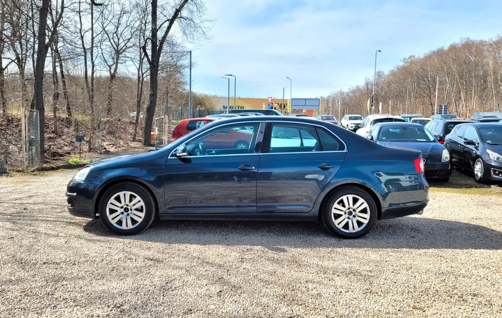 Volkswagen Jetta V Sportline 2.0*SR+LMF*WR*SZH*Klima*Temp* Modrá - 2