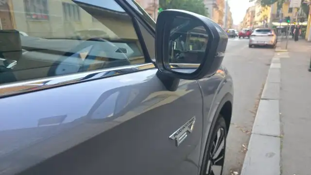 Mitsubishi Outlander view 11