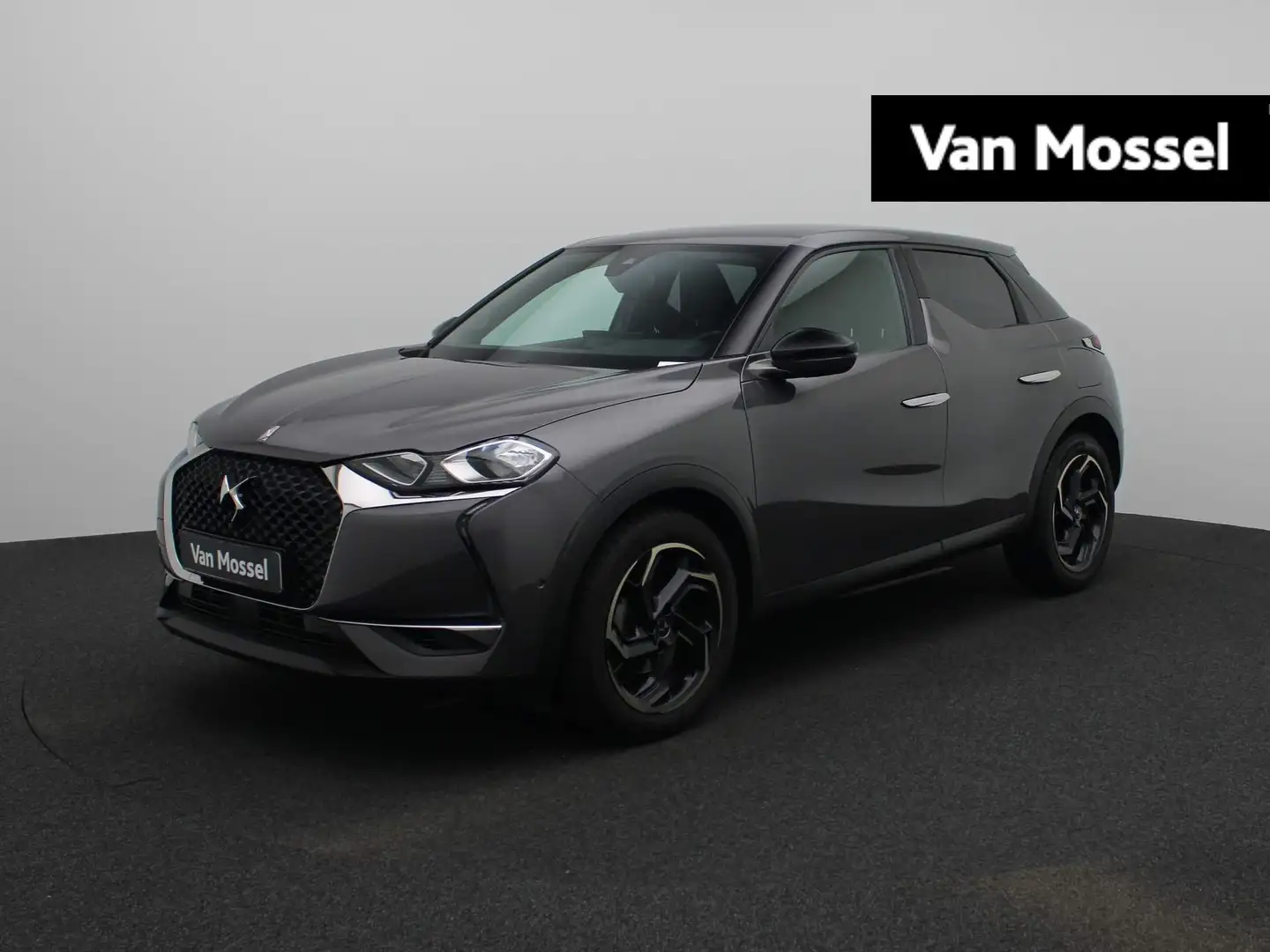 DS Automobiles DS 3 Crossback 1.2 PureTech Faubourg | Leder | Navi | ECC | PDC | Grijs - 1