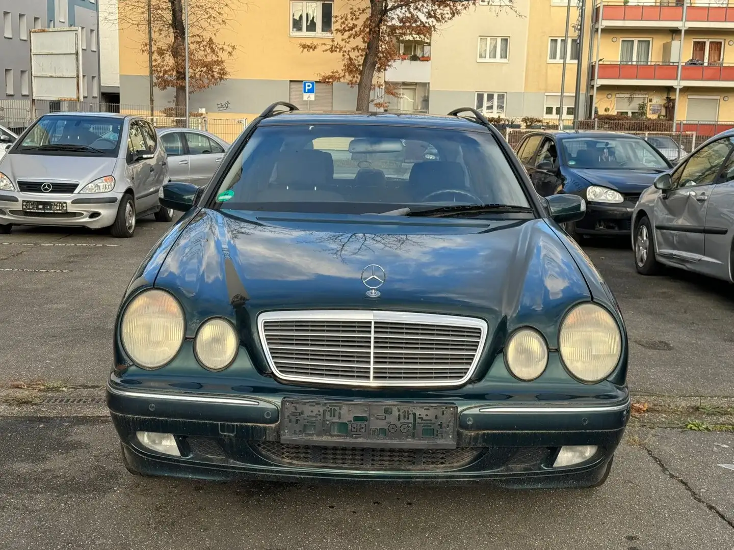 Mercedes-Benz E 200 *Automatik*Klima*PDC* Zielony - 2