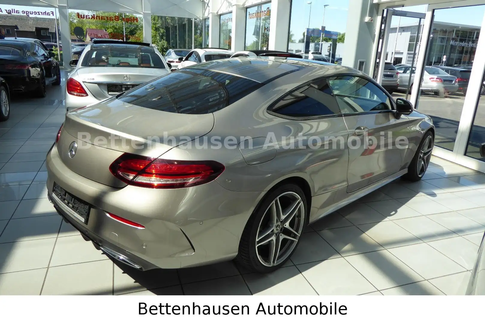 Mercedes-Benz C 300 Coupé AMG-Line Pano-SD Zilver - 2