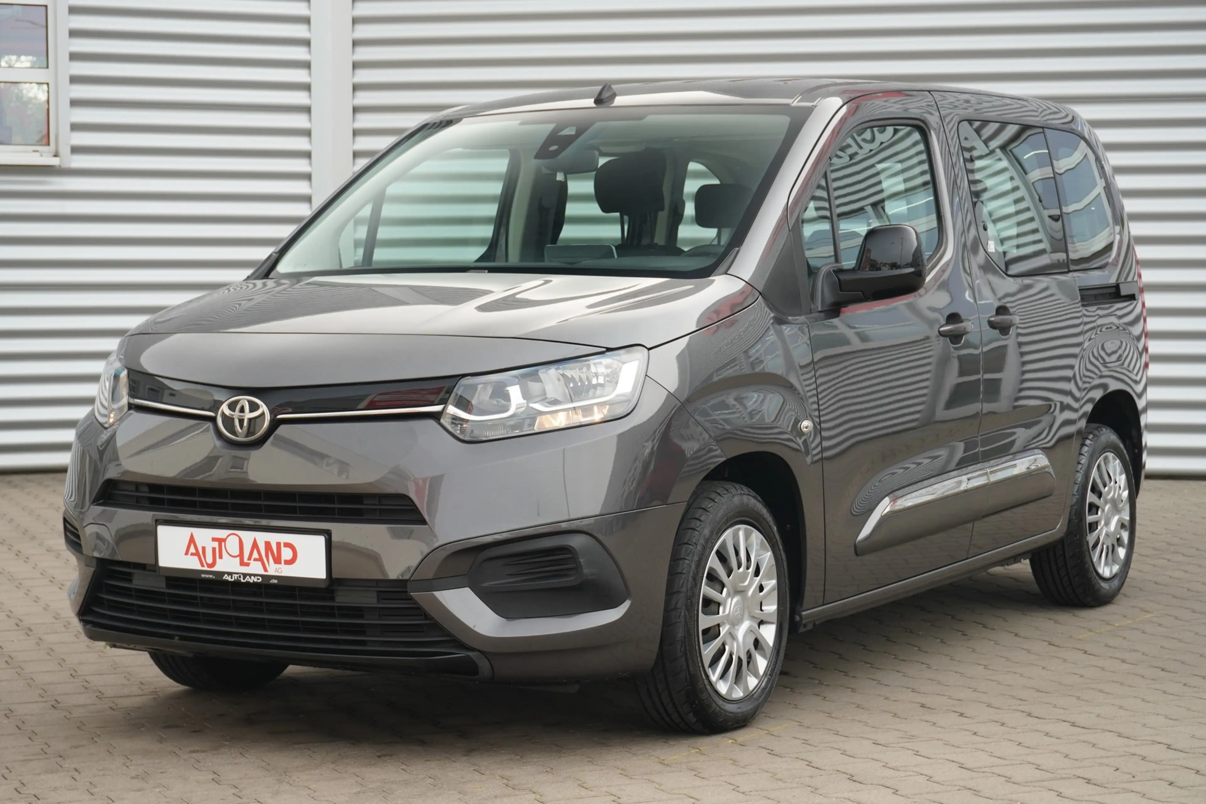 Toyota Proace City Verso 1.2 L1 Shuttle AHK Tempomat — photo 2
