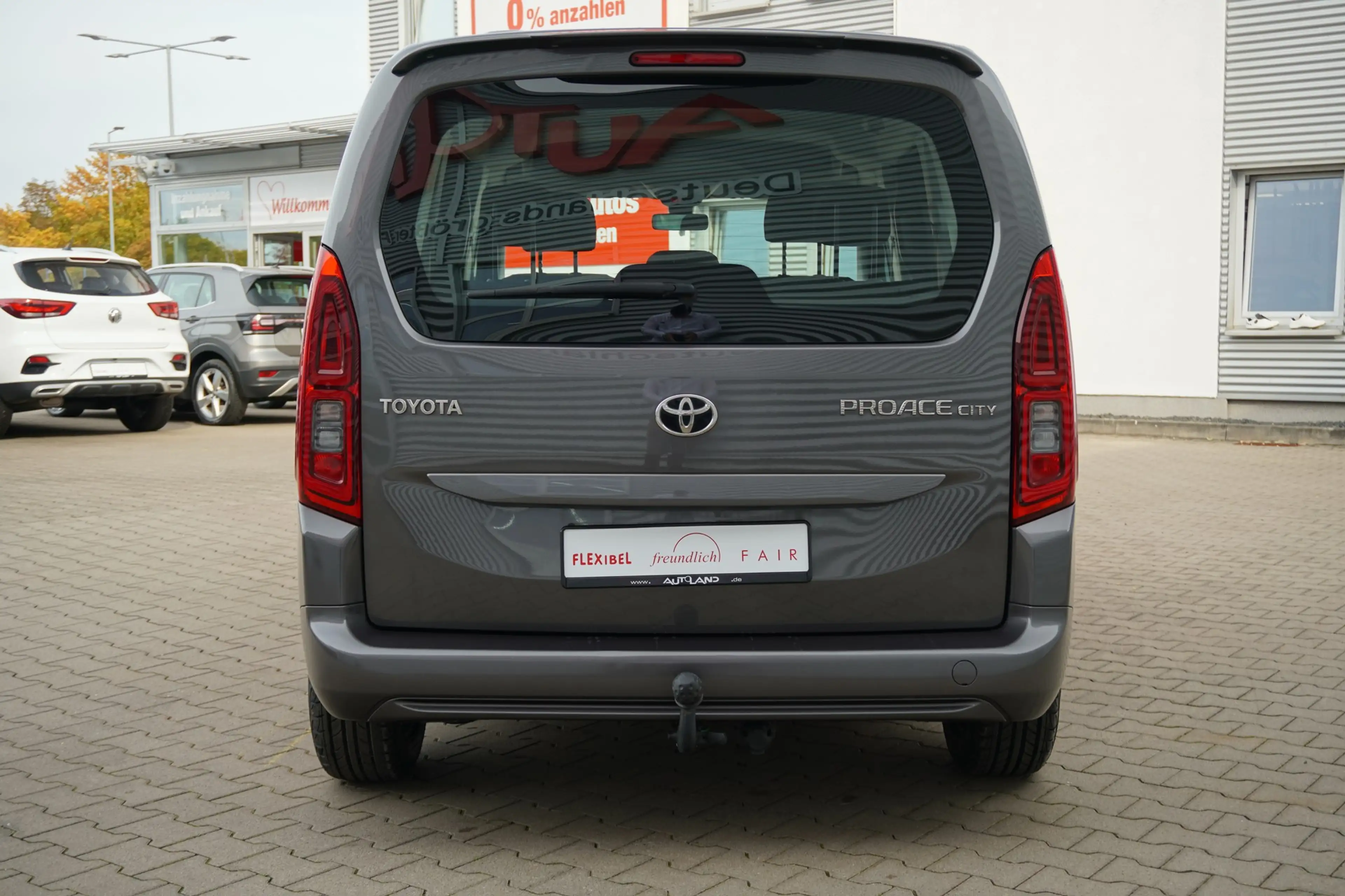 Toyota Proace City Verso 1.2 L1 Shuttle AHK Tempomat — photo 7