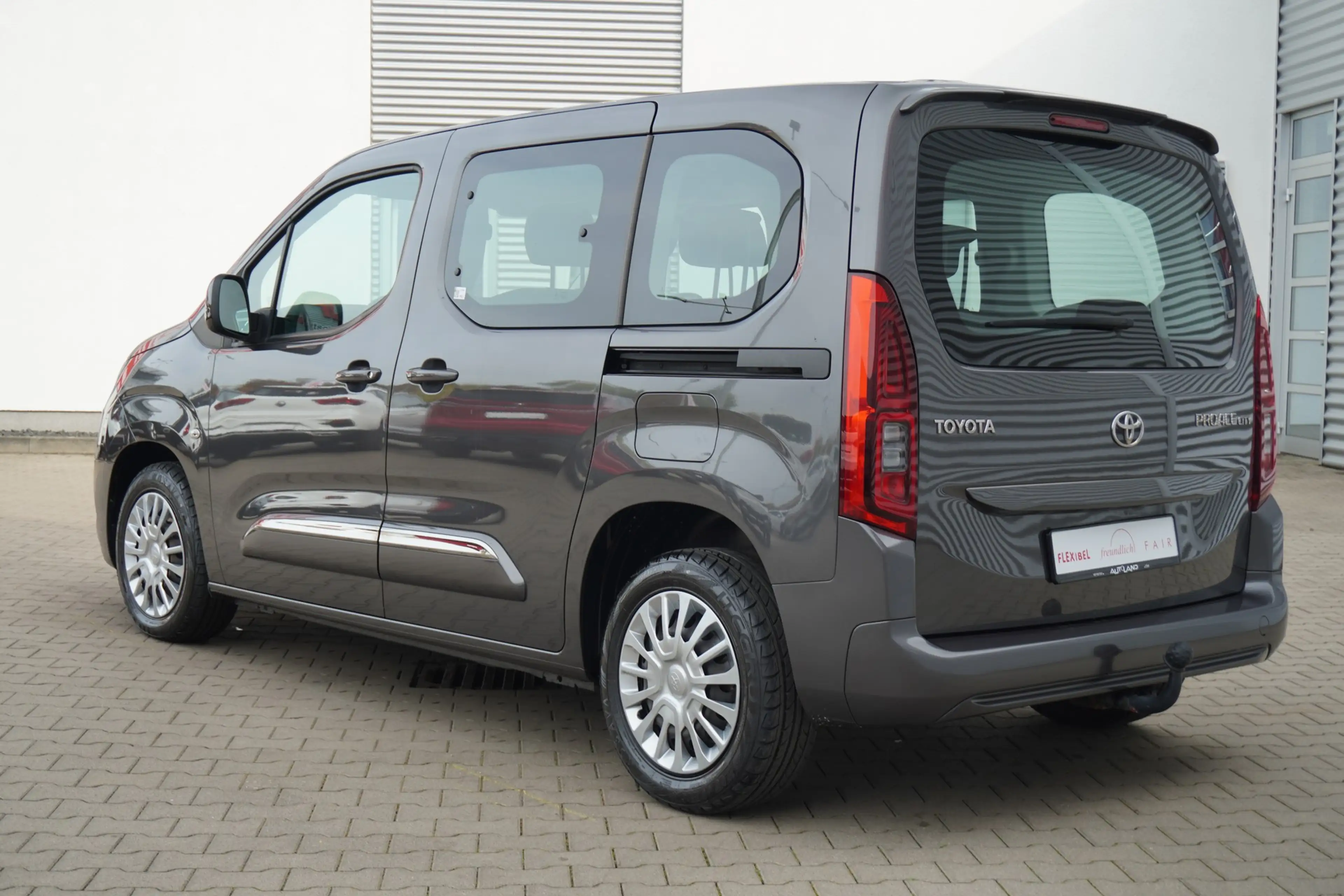 Toyota Proace City Verso 1.2 L1 Shuttle AHK Tempomat — photo 8
