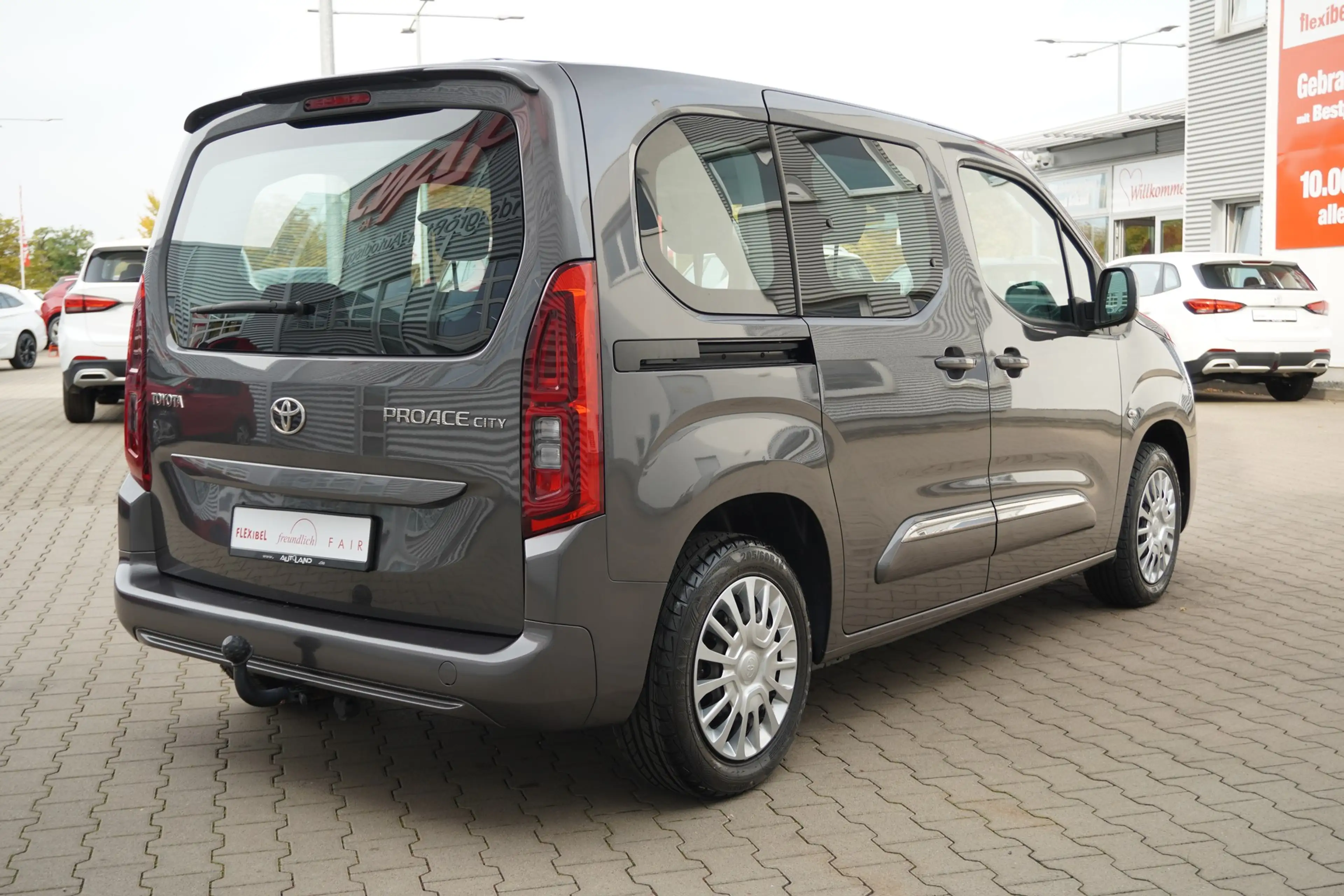 Toyota Proace City Verso 1.2 L1 Shuttle AHK Tempomat — photo 6