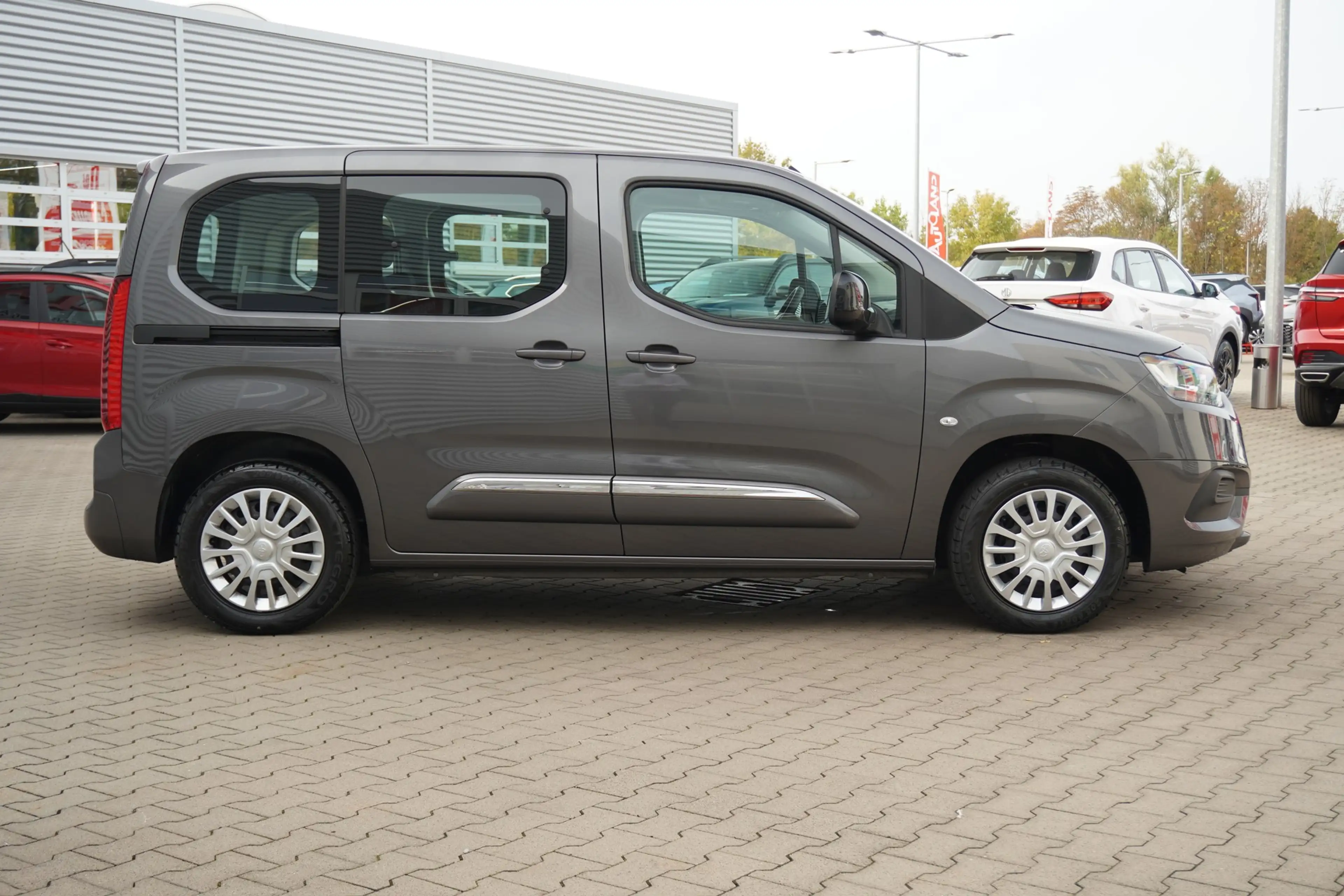 Toyota Proace City Verso 1.2 L1 Shuttle AHK Tempomat — photo 5