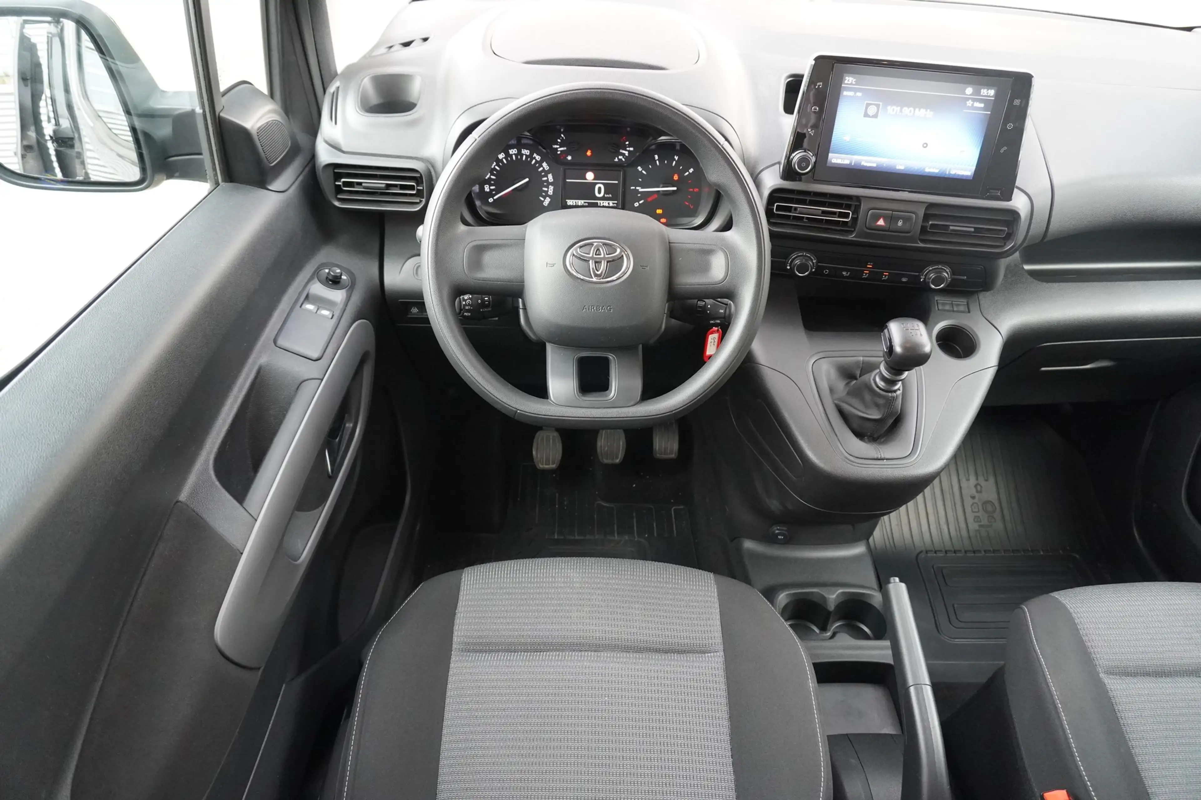 Toyota Proace City Verso 1.2 L1 Shuttle AHK Tempomat — photo 11