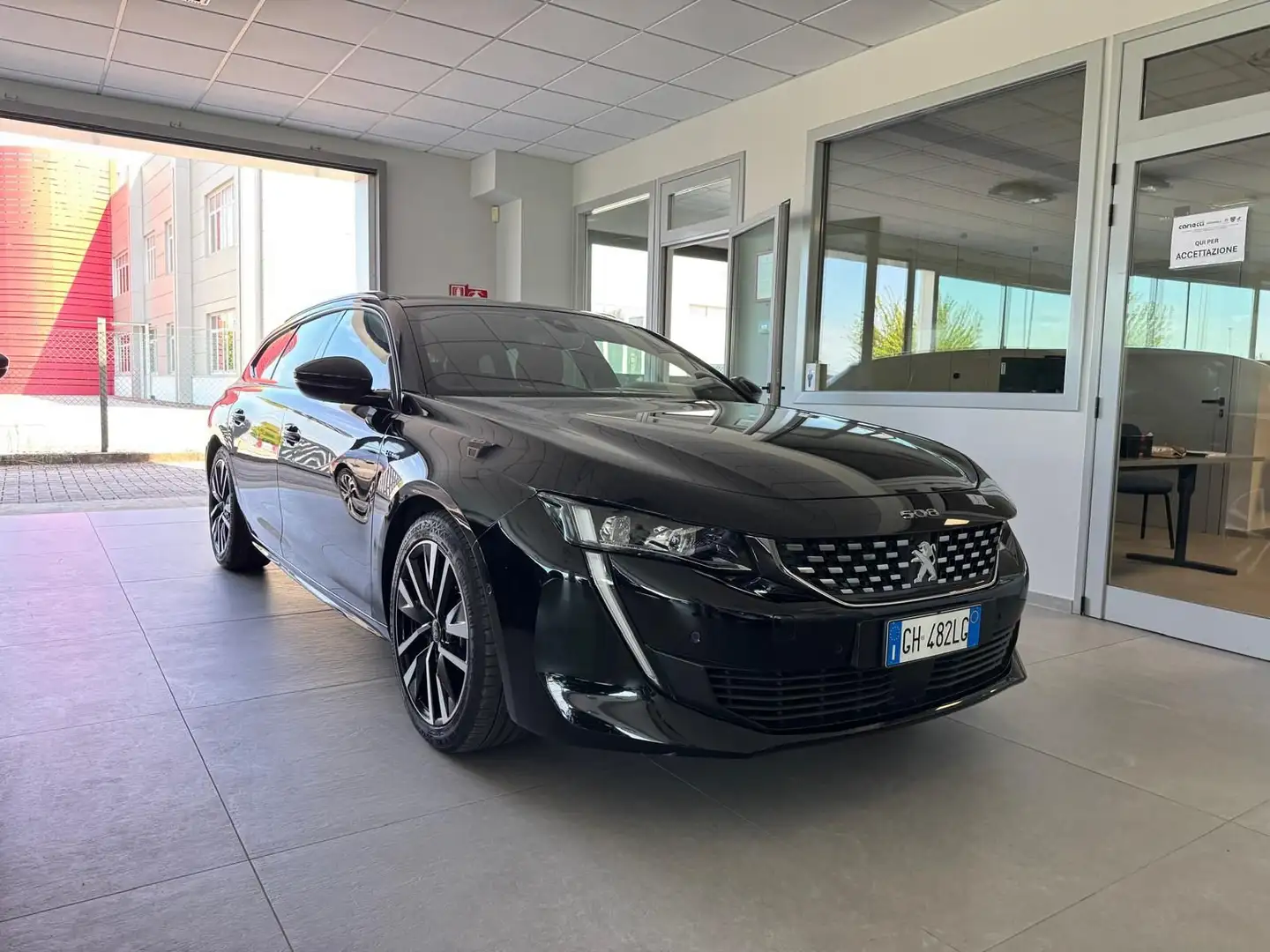 Peugeot 508 508 Plug-in Hybrid 225 e-EAT8 SW GT Pack Schwarz - 1