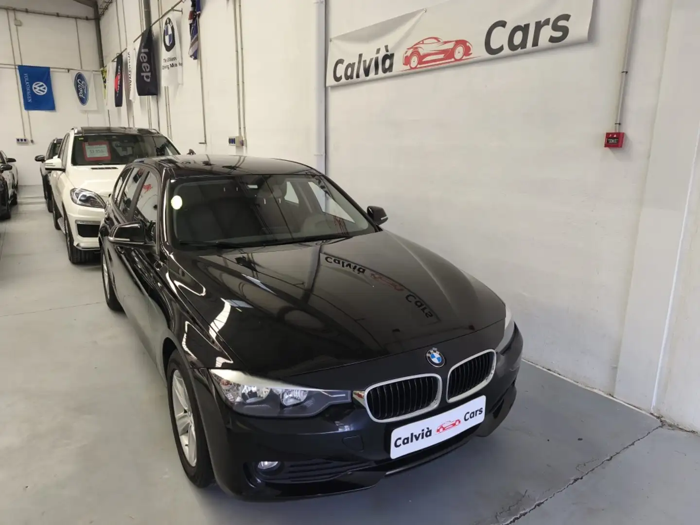 BMW 316 316iA Touring Sport Negro - 1