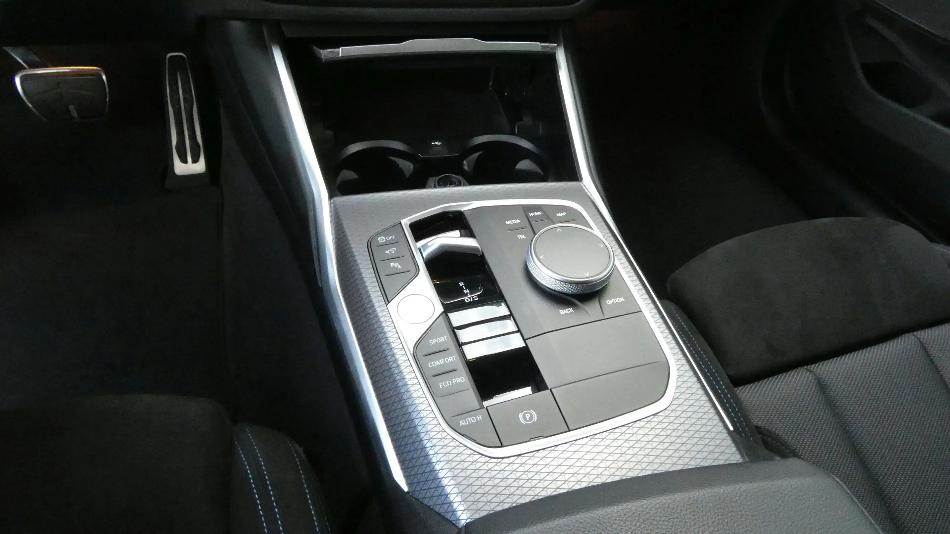 BMW 320 d xDriv Tou M Sportp PRO ACC°AHK°Stdhzg°M19 — photo 13