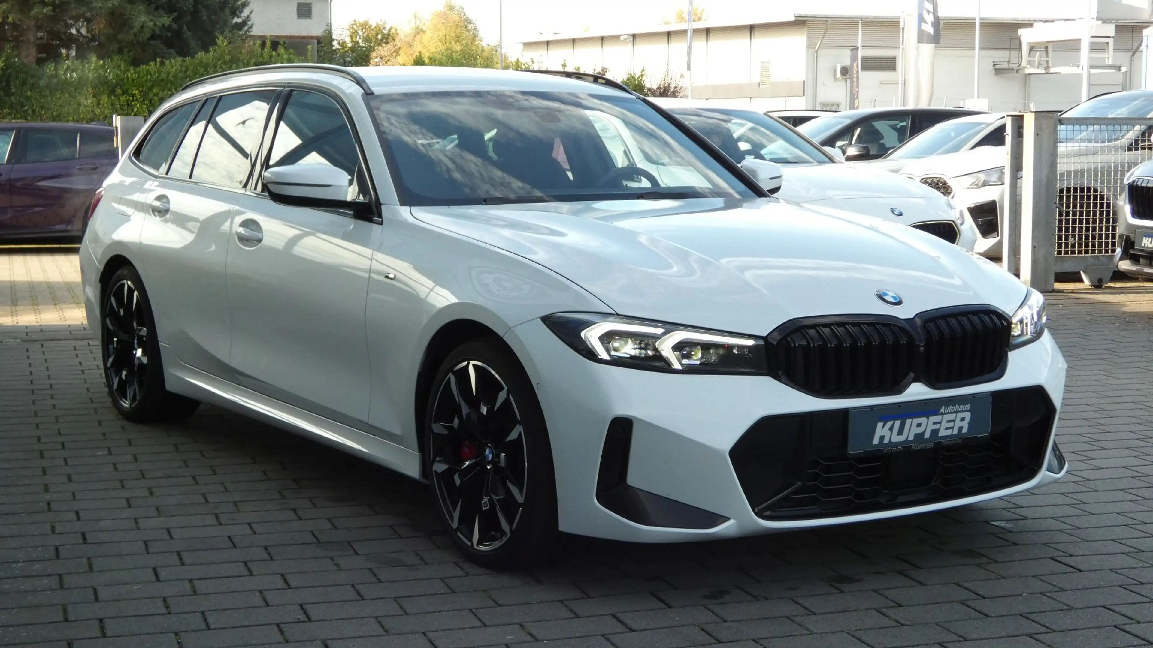 BMW 320 d xDriv Tou M Sportp PRO ACC°AHK°Stdhzg°M19 — photo 2