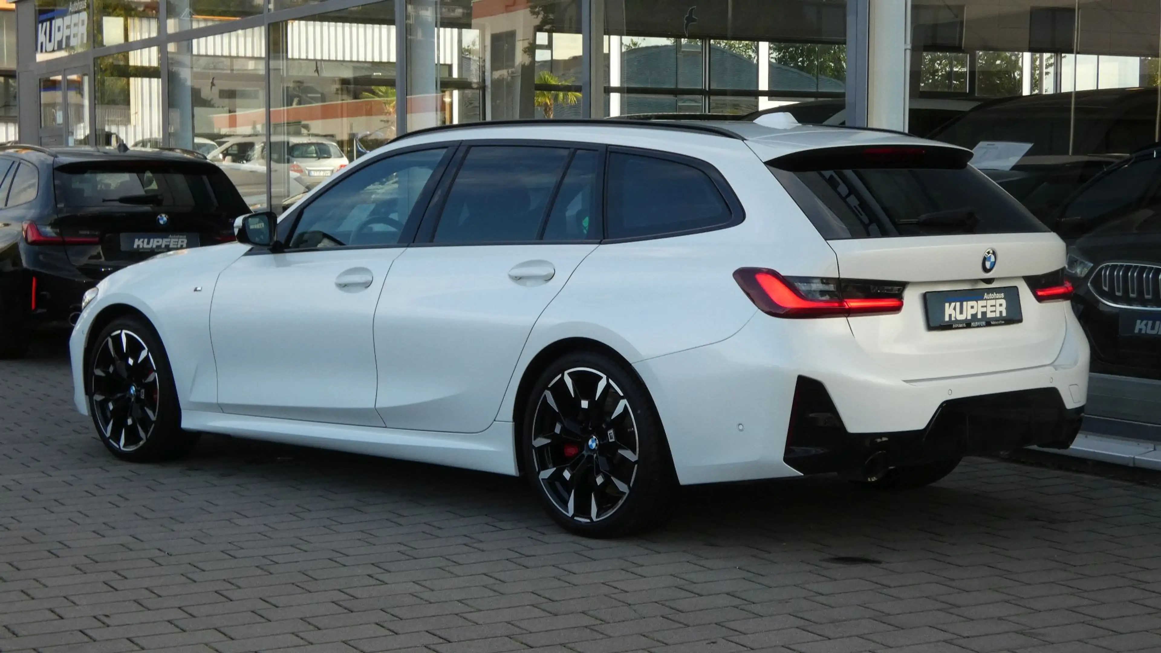 BMW 320 d xDriv Tou M Sportp PRO ACC°AHK°Stdhzg°M19 — photo 3