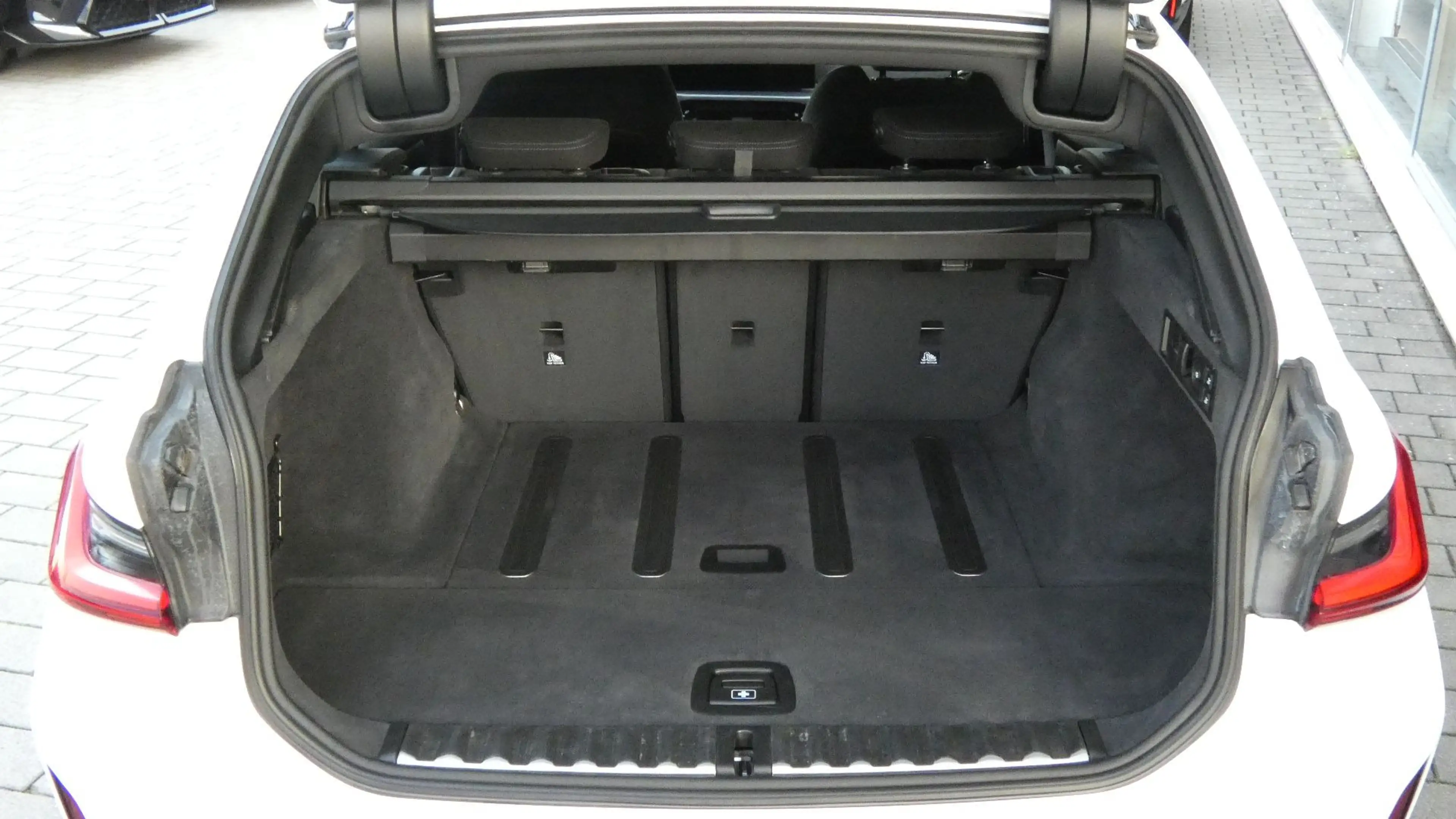 BMW 320 d xDriv Tou M Sportp PRO ACC°AHK°Stdhzg°M19 — photo 7