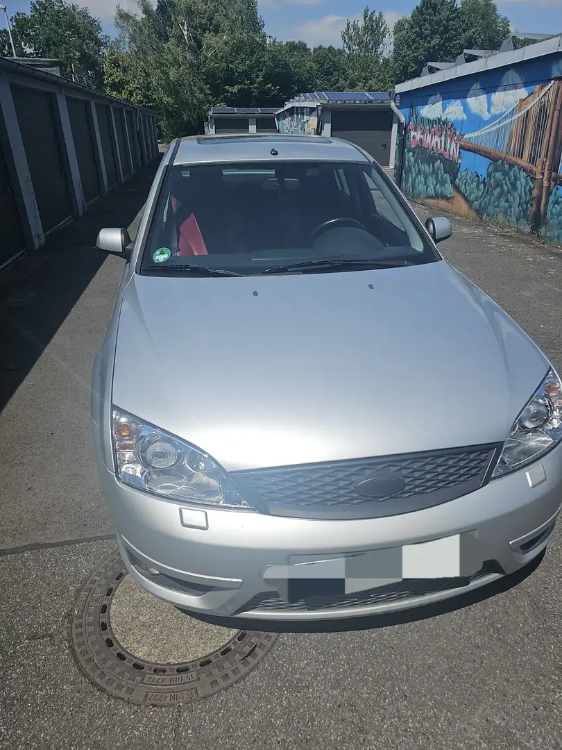 Ford Mondeo 3.0 V6 ST 220 - 1