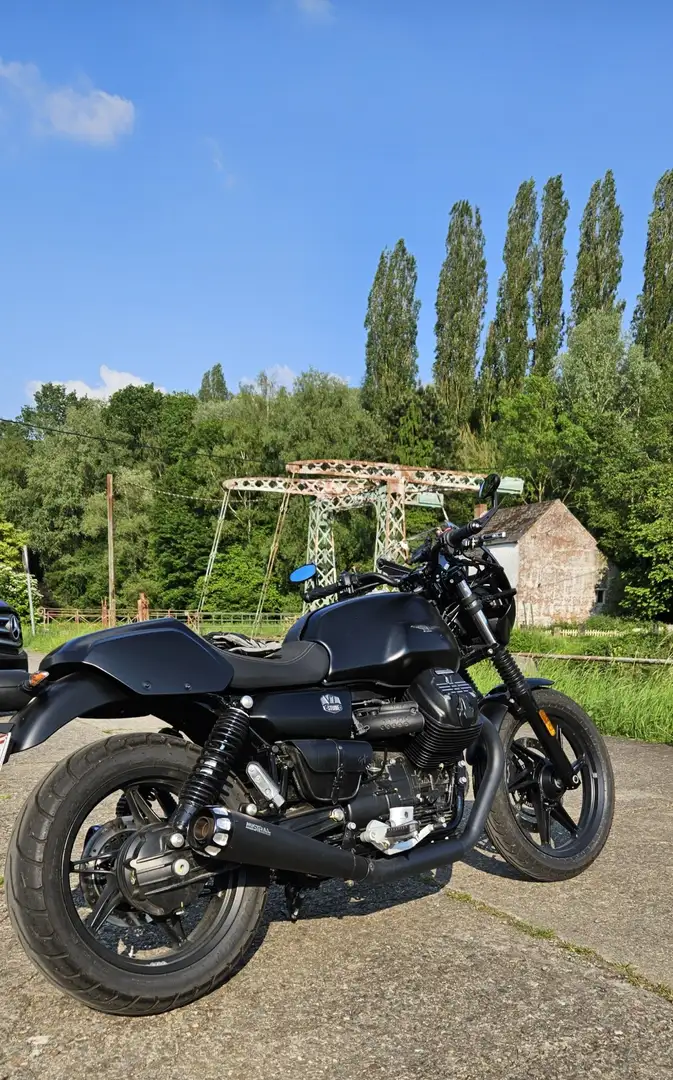 Moto Guzzi V 7 Moto Guzzi V7 850 Stone, kit Corsa Moto GUZZI Noir - 2