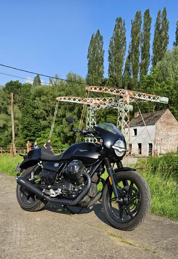 Moto Guzzi V 7 Moto Guzzi V7 850 Stone, kit Corsa Moto GUZZI Noir - 1