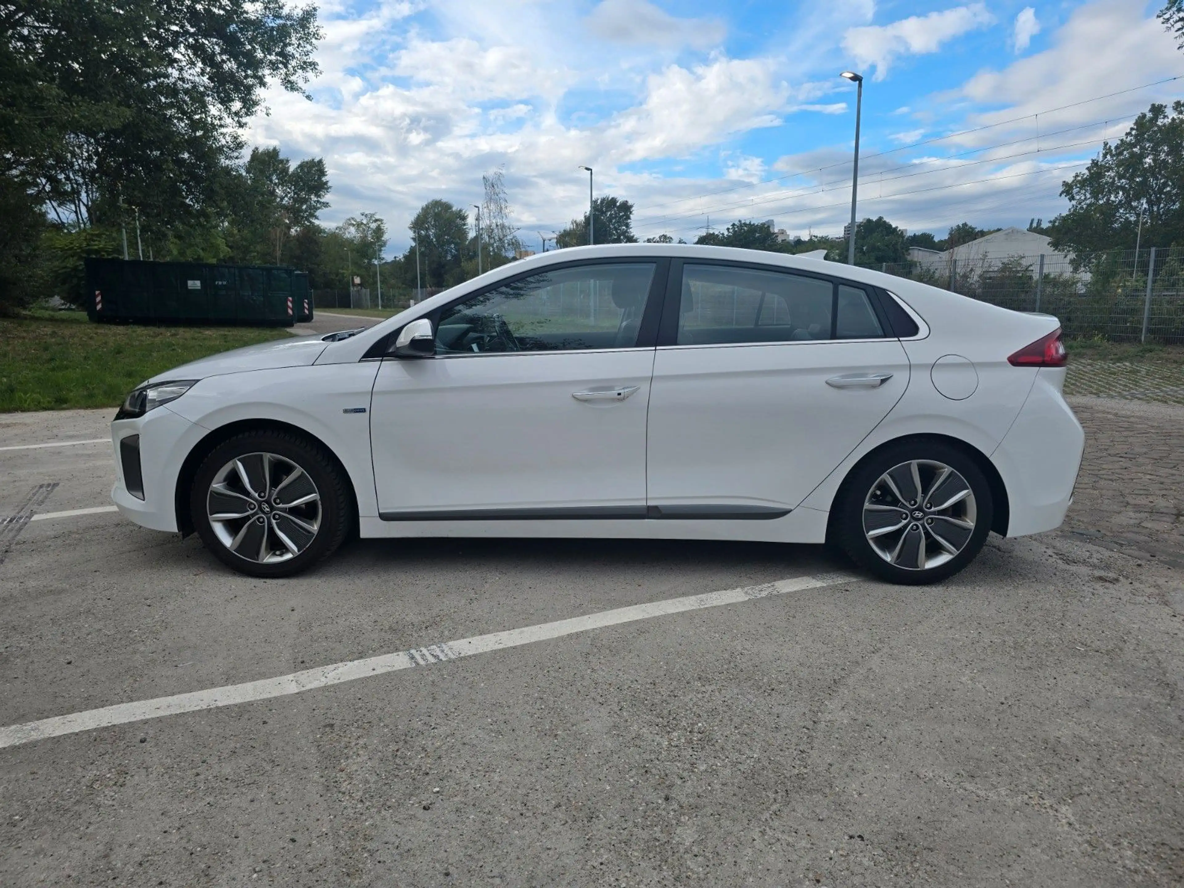 Hyundai IONIQ Premium /AHk/memory/sitzbelüftung/voll — photo 6