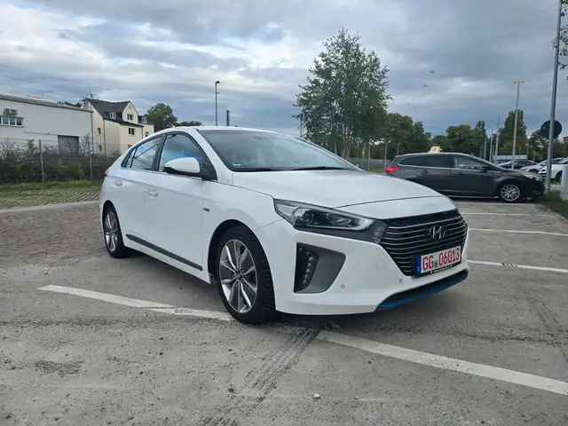 Hyundai IONIQ