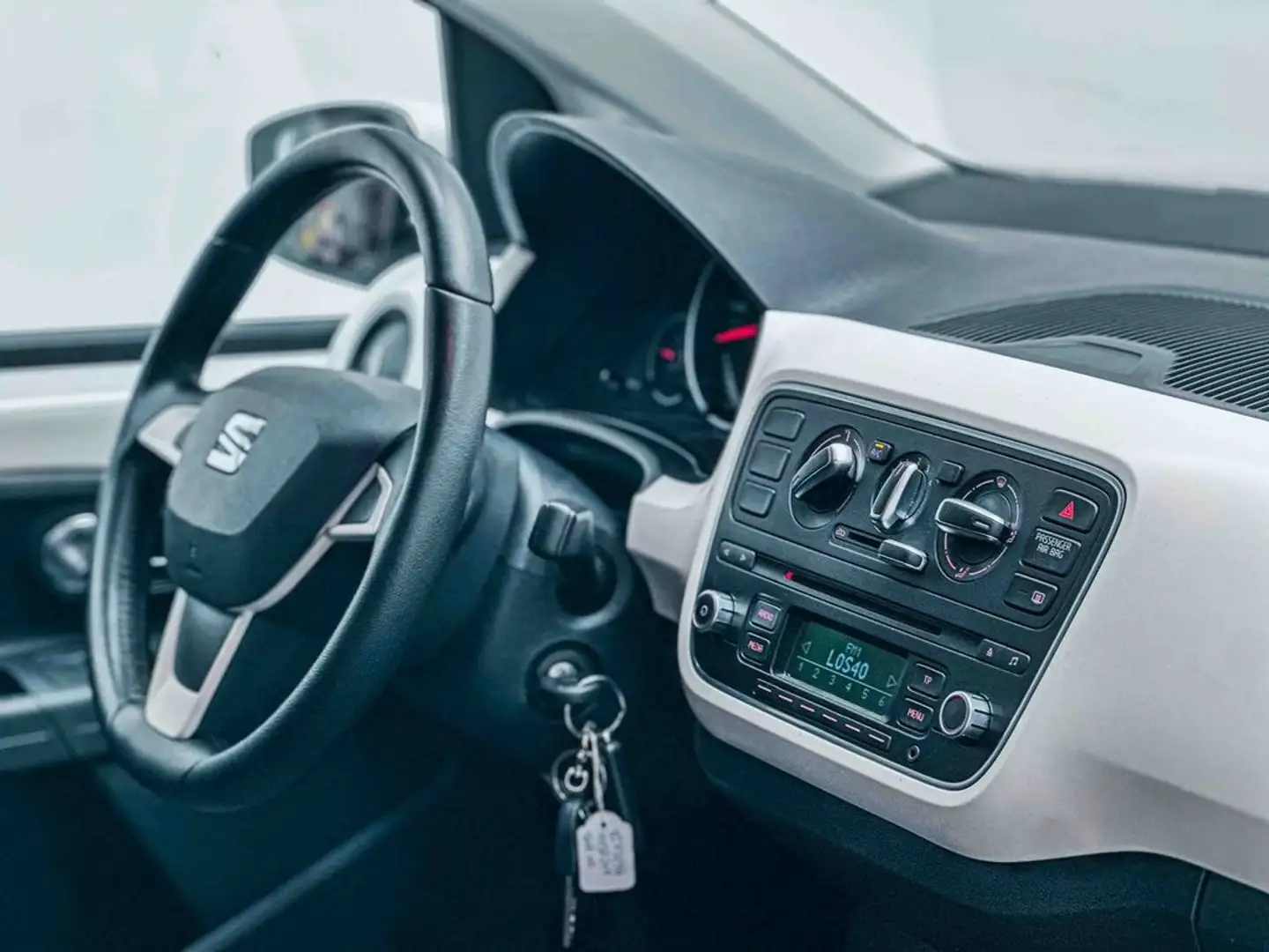 SEAT Mii 1.0 Chic 75CV Blanc - 2