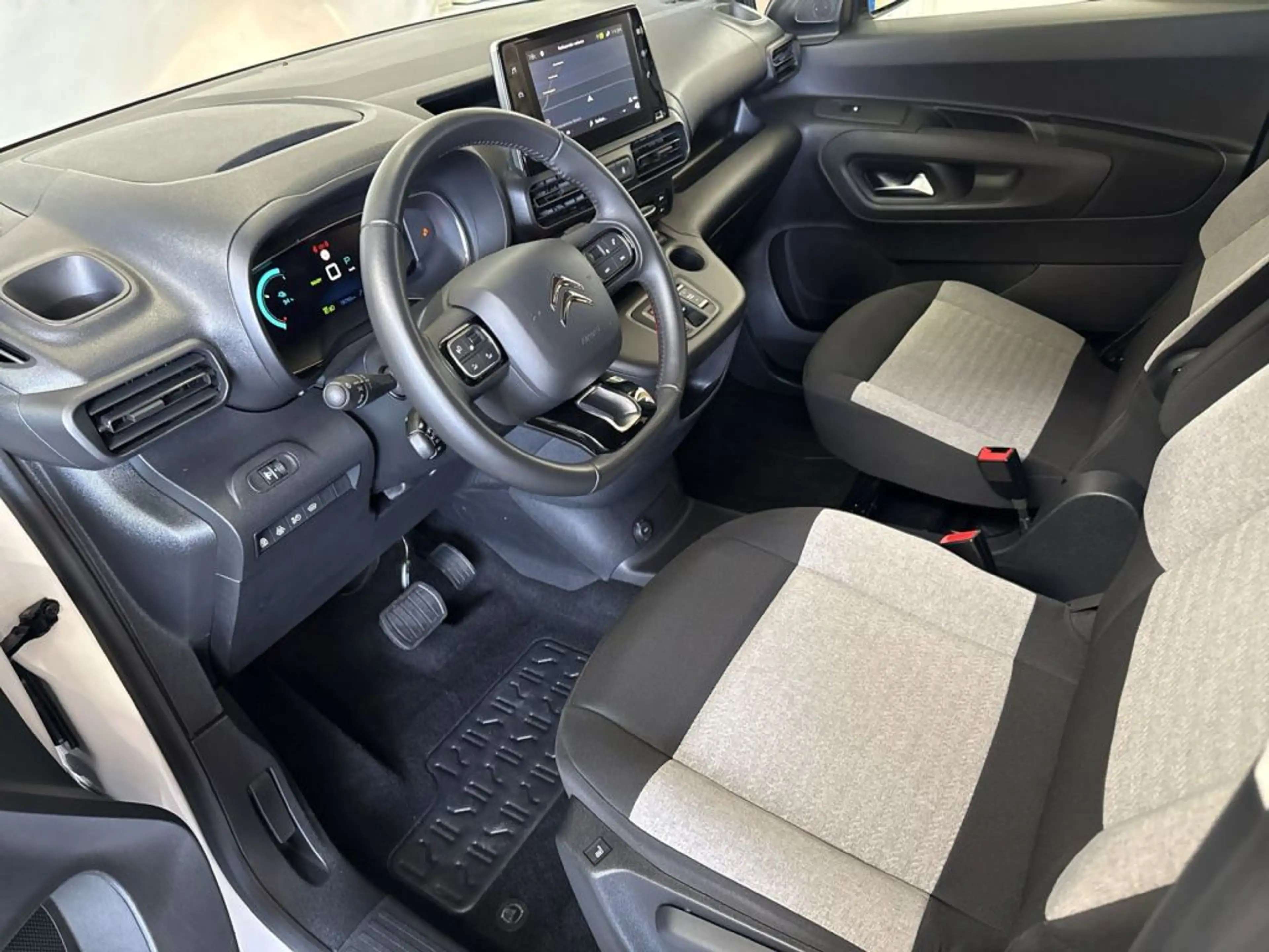Citroen Berlingo ë-Berlingo M Elektromotor 136 SHINE — photo 9