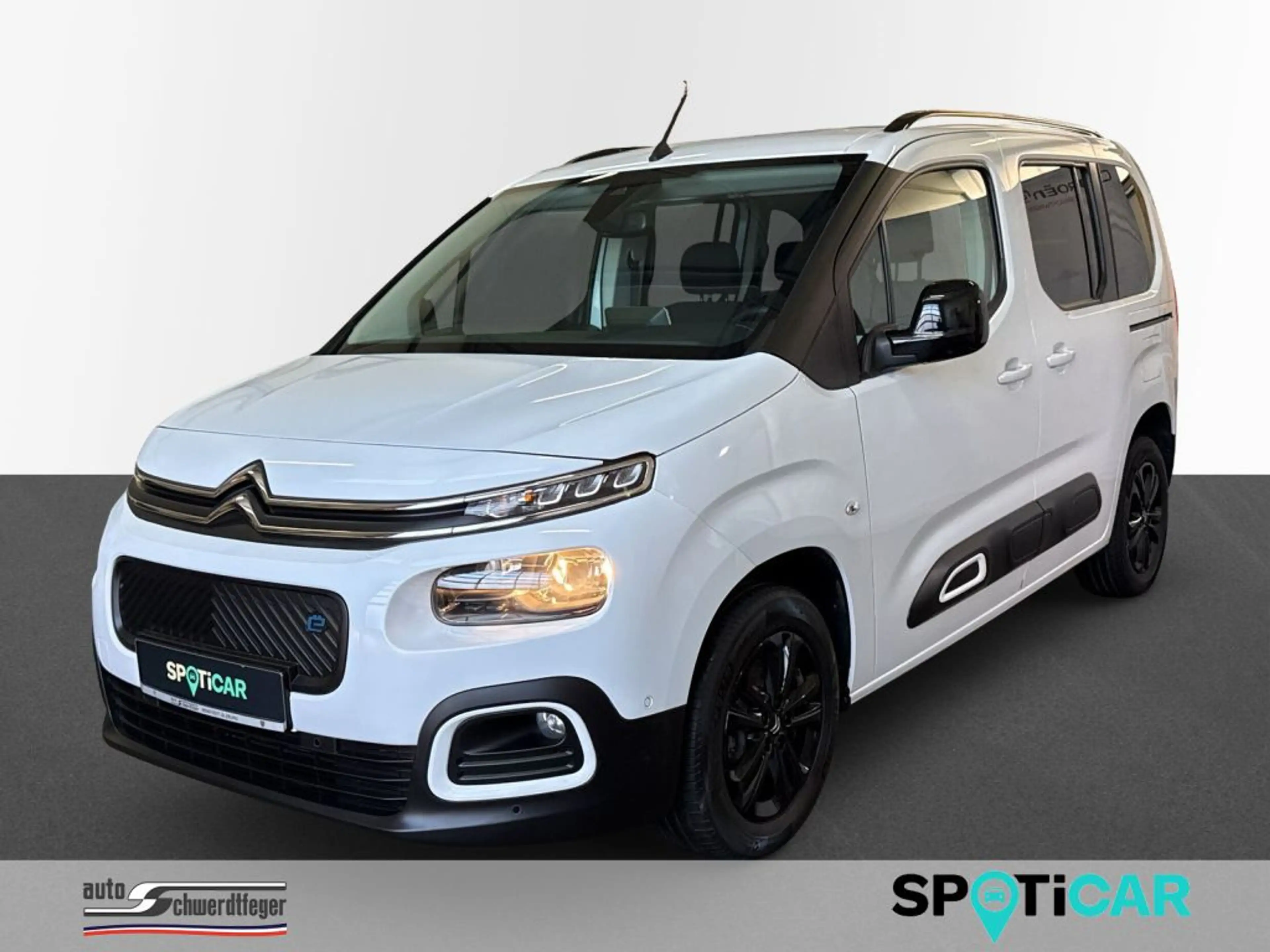 Citroen Berlingo ë-Berlingo M Elektromotor 136 SHINE