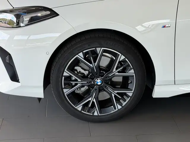 BMW 1 Series view 2