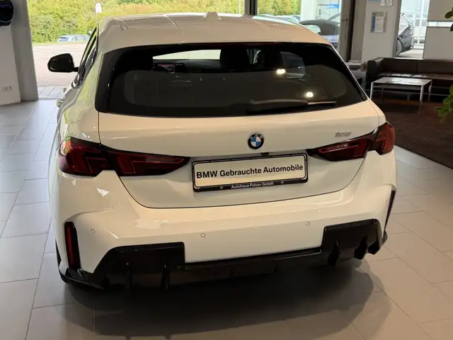 BMW 1 Series view 9