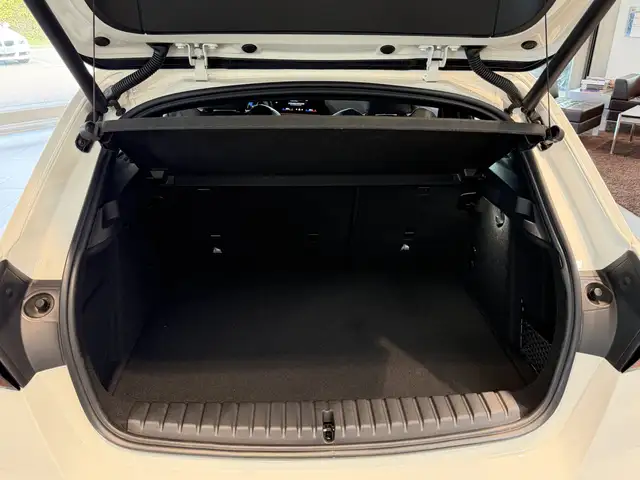 BMW 1 Series view 10