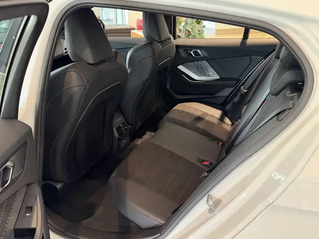 BMW 1 Series view 7