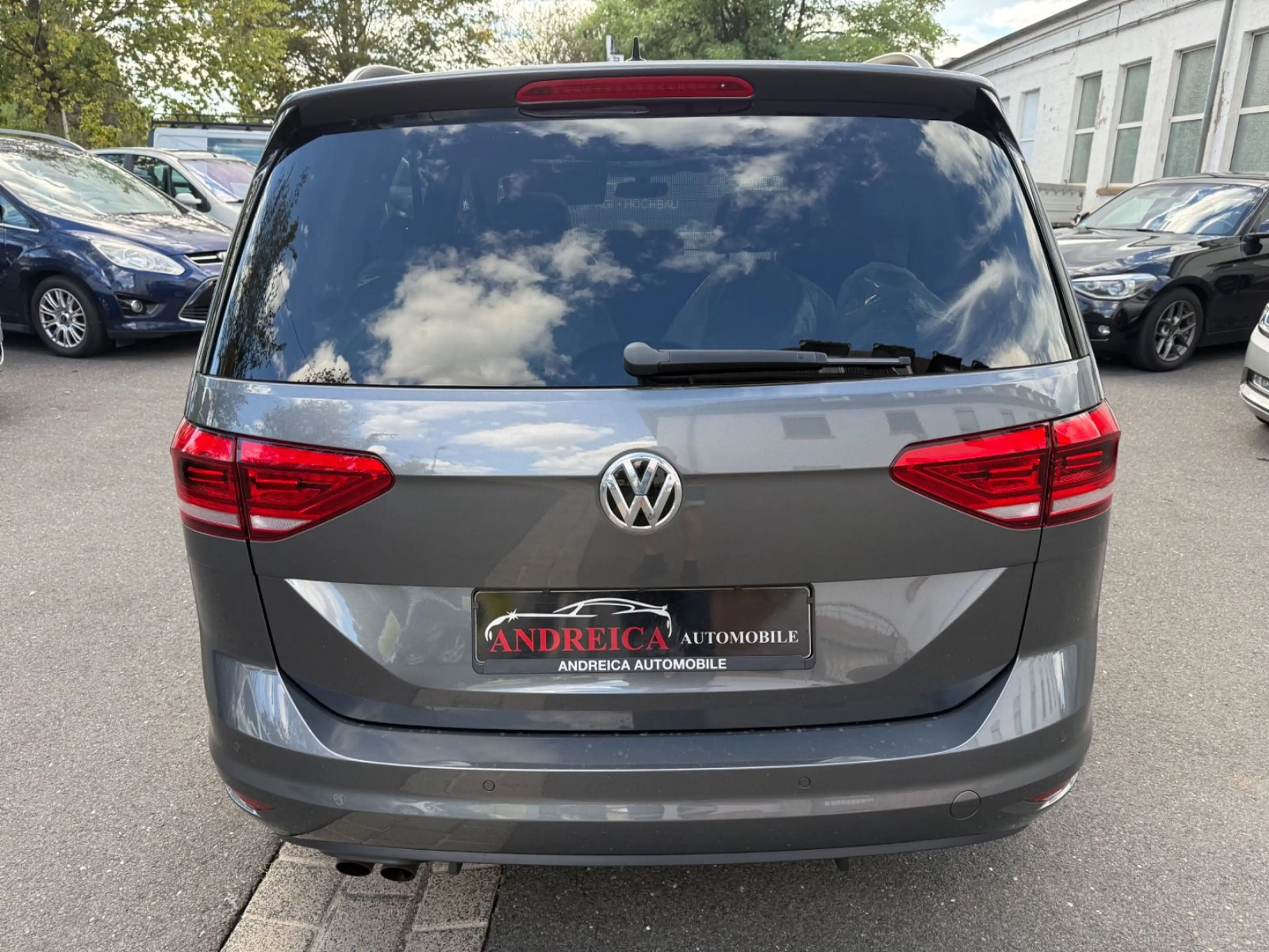 Volkswagen Touran Comfortline BMT/ACC/Pano./Navi / 1 Hand — photo 7