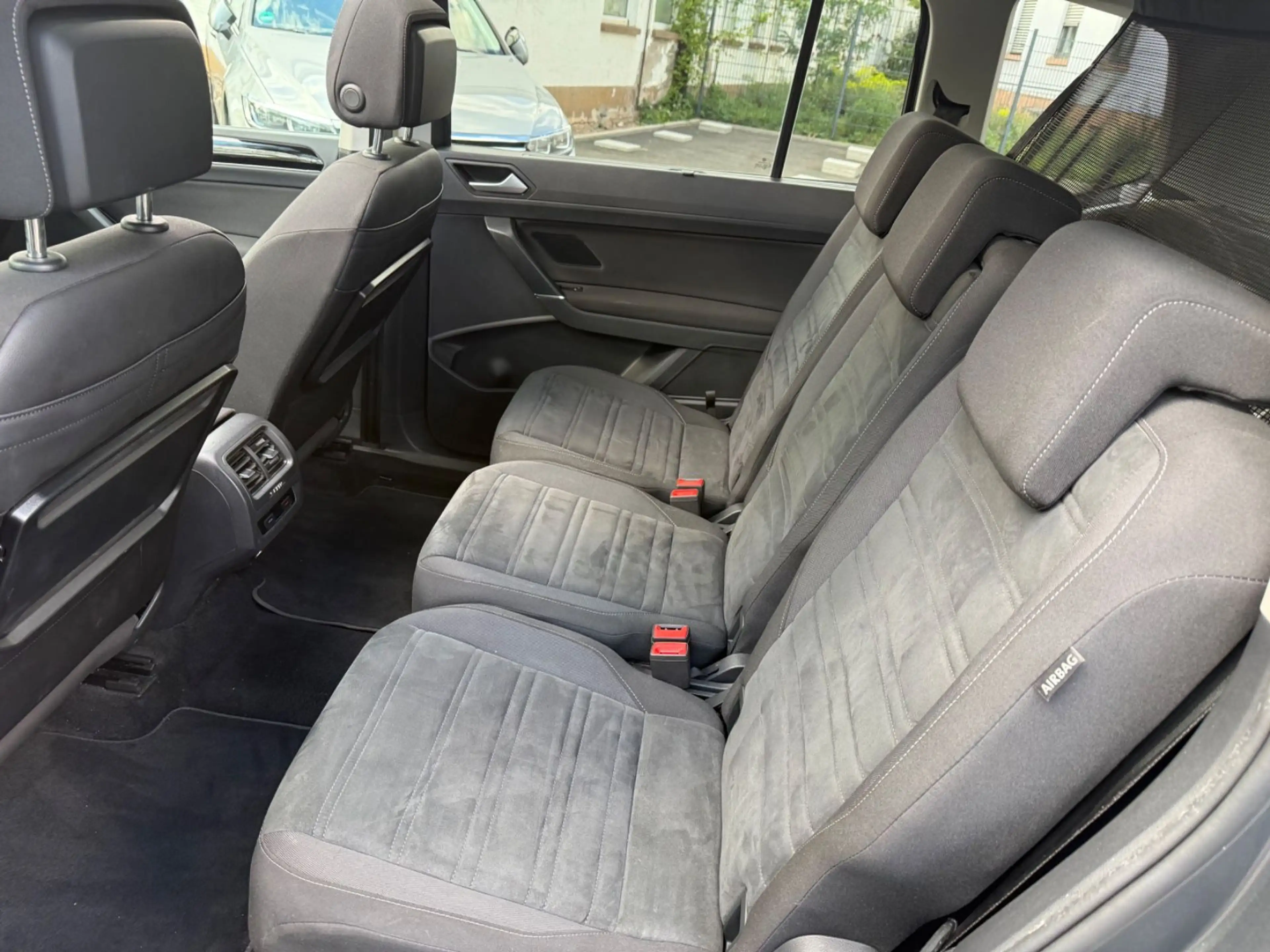 Volkswagen Touran Comfortline BMT/ACC/Pano./Navi / 1 Hand — photo 13