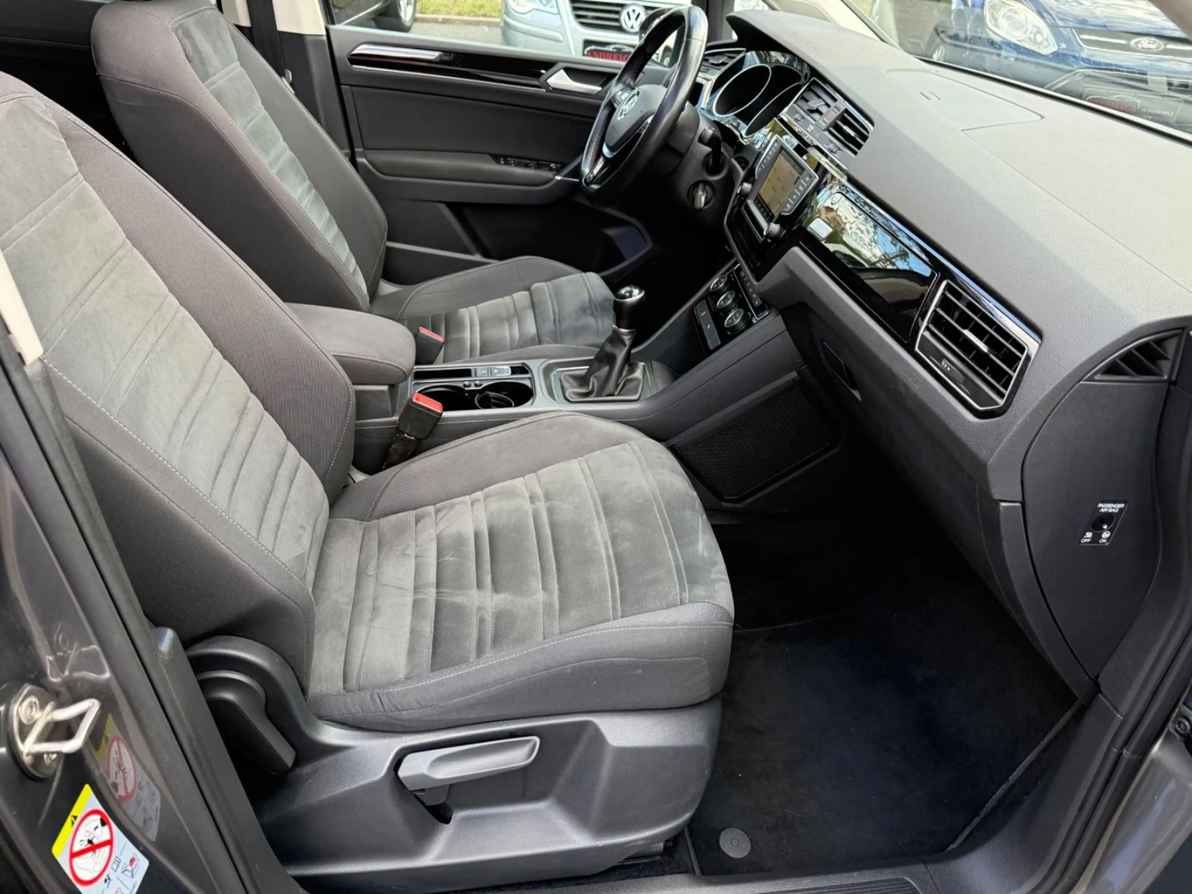 Volkswagen Touran Comfortline BMT/ACC/Pano./Navi / 1 Hand — photo 15