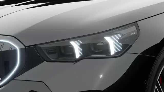 BMW 5 Series view 6