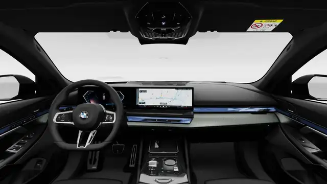 BMW 5 Series view 10