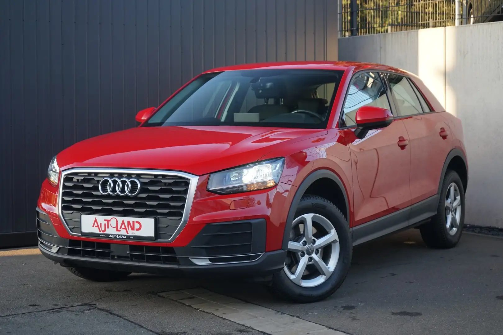 Audi Q2 1.0 TFSI Klima Navi LED Digitales Cockpit Rot - 2