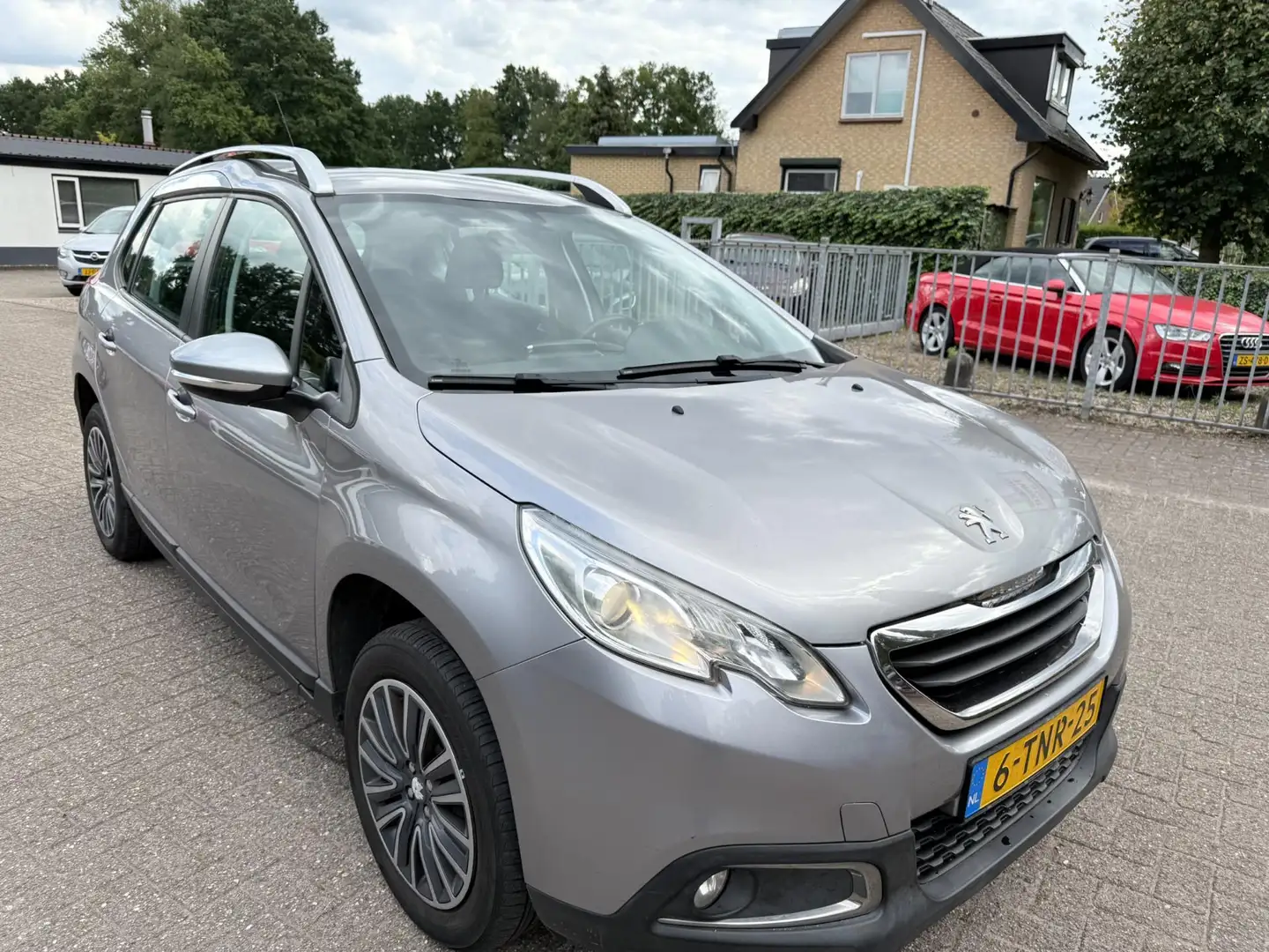 Peugeot 2008 1.2 VTi Active ECC NAVI CRUISE PDC NAP Gris - 2