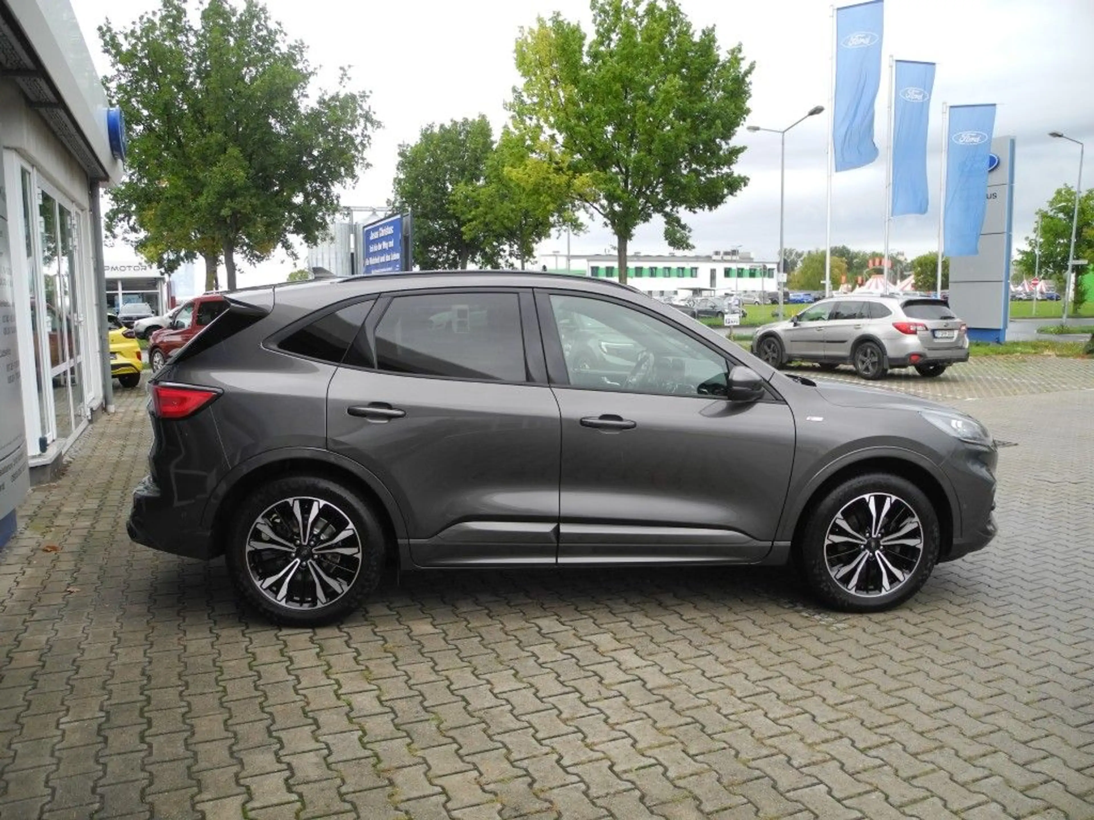 Ford Kuga FHEV 4x4 ST-LINE X - Adapt. LED, iACC, AHK, WR — photo 5