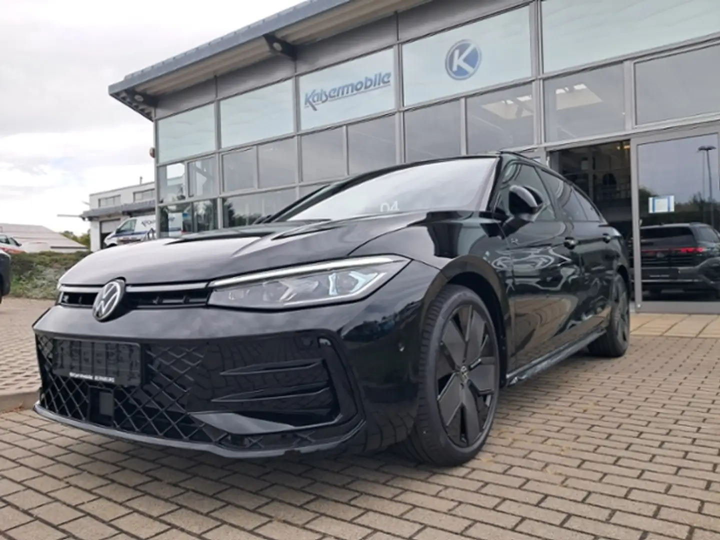 Volkswagen Passat 1.5 eTSI R-LINE+MATRIX+NAVI+AHZV KLIMA LED ALU Schwarz - 2