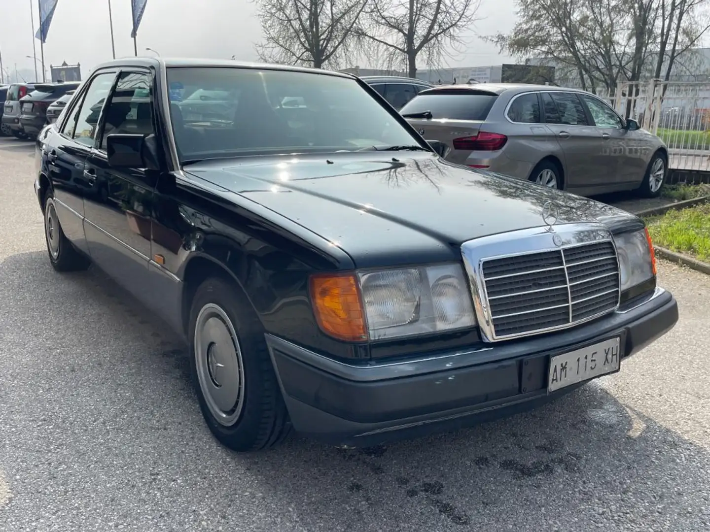 Mercedes-Benz 200 E W124 CONSERVATA CERTIFICATA ASI *CLIMA* Black - 1